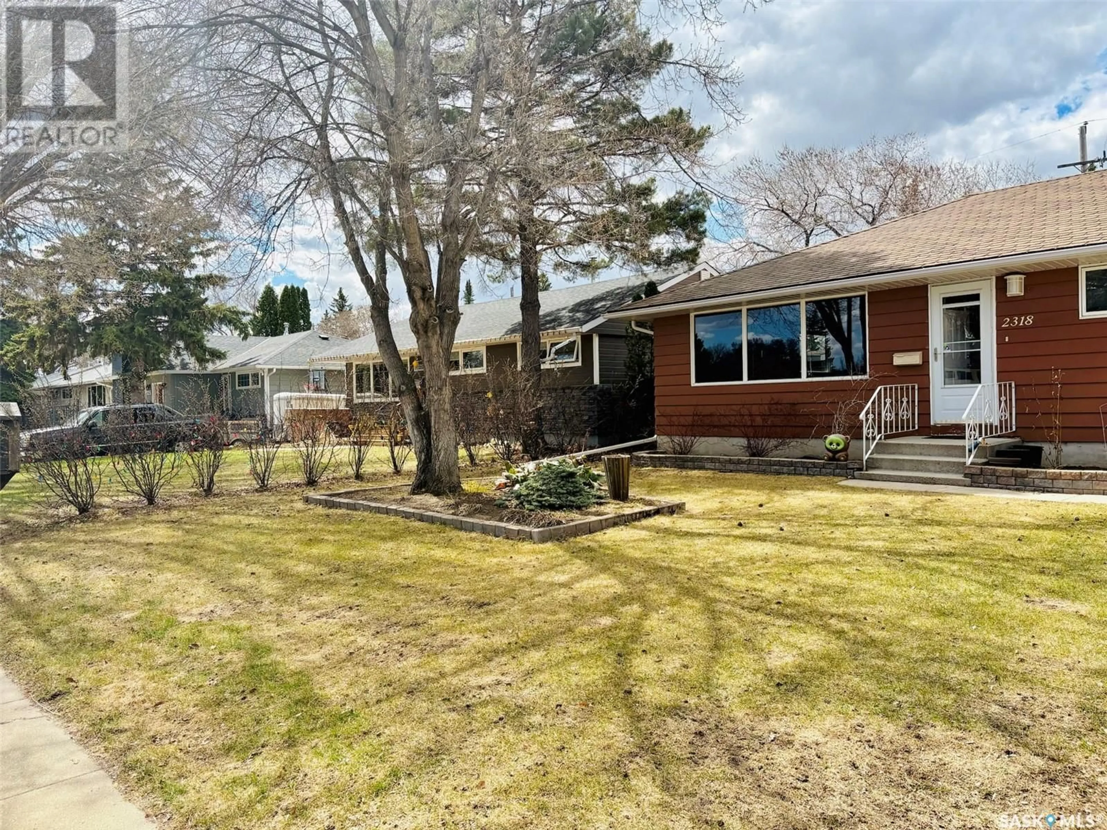A pic from outside/outdoor area/front of a property/back of a property/a pic from drone, street for 2318 CAIRNS AVENUE, Saskatoon Saskatchewan S7J1V1