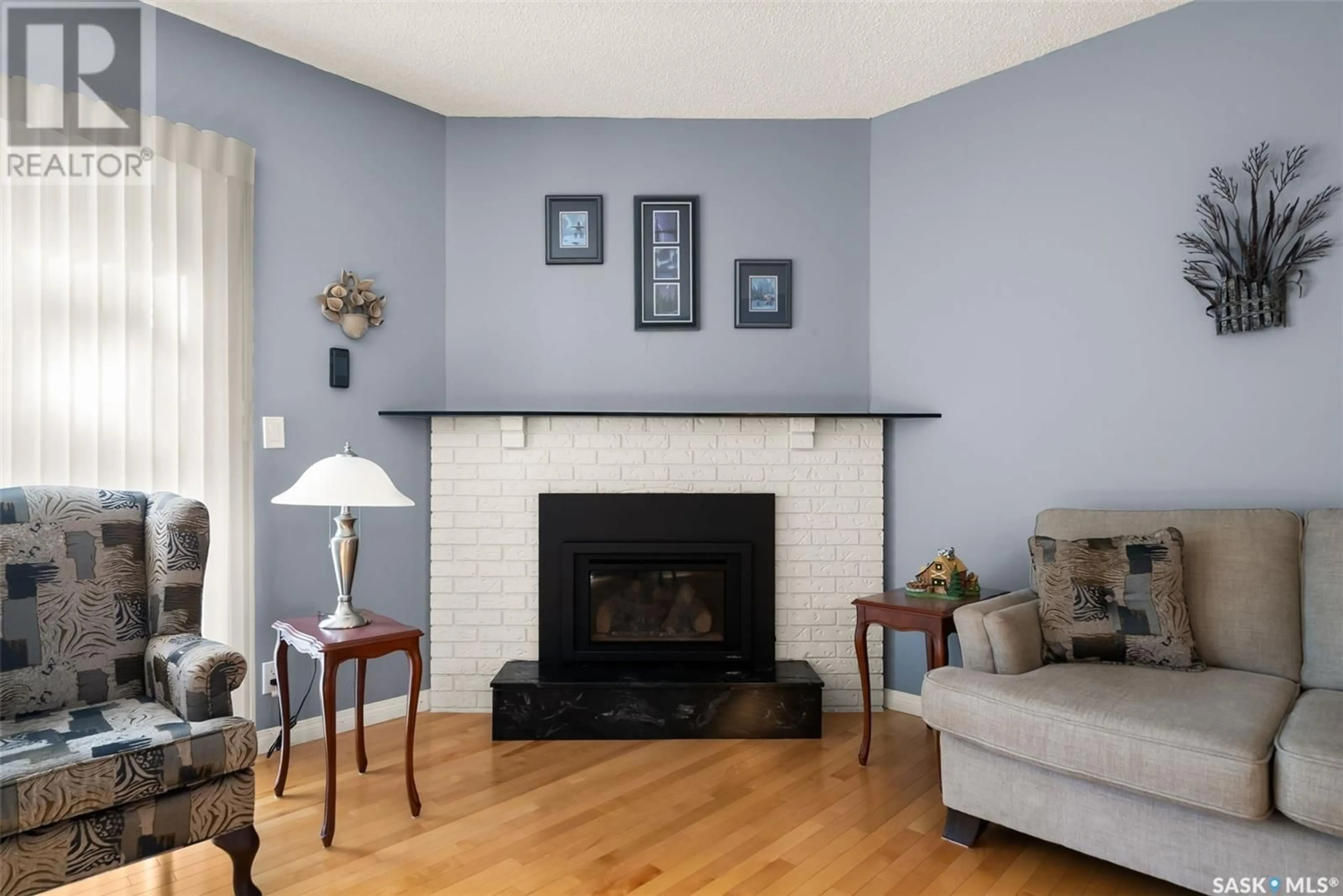 Living room with furniture, unknown for 222 PLAINSVIEW DRIVE, Regina Saskatchewan S4S6N1
