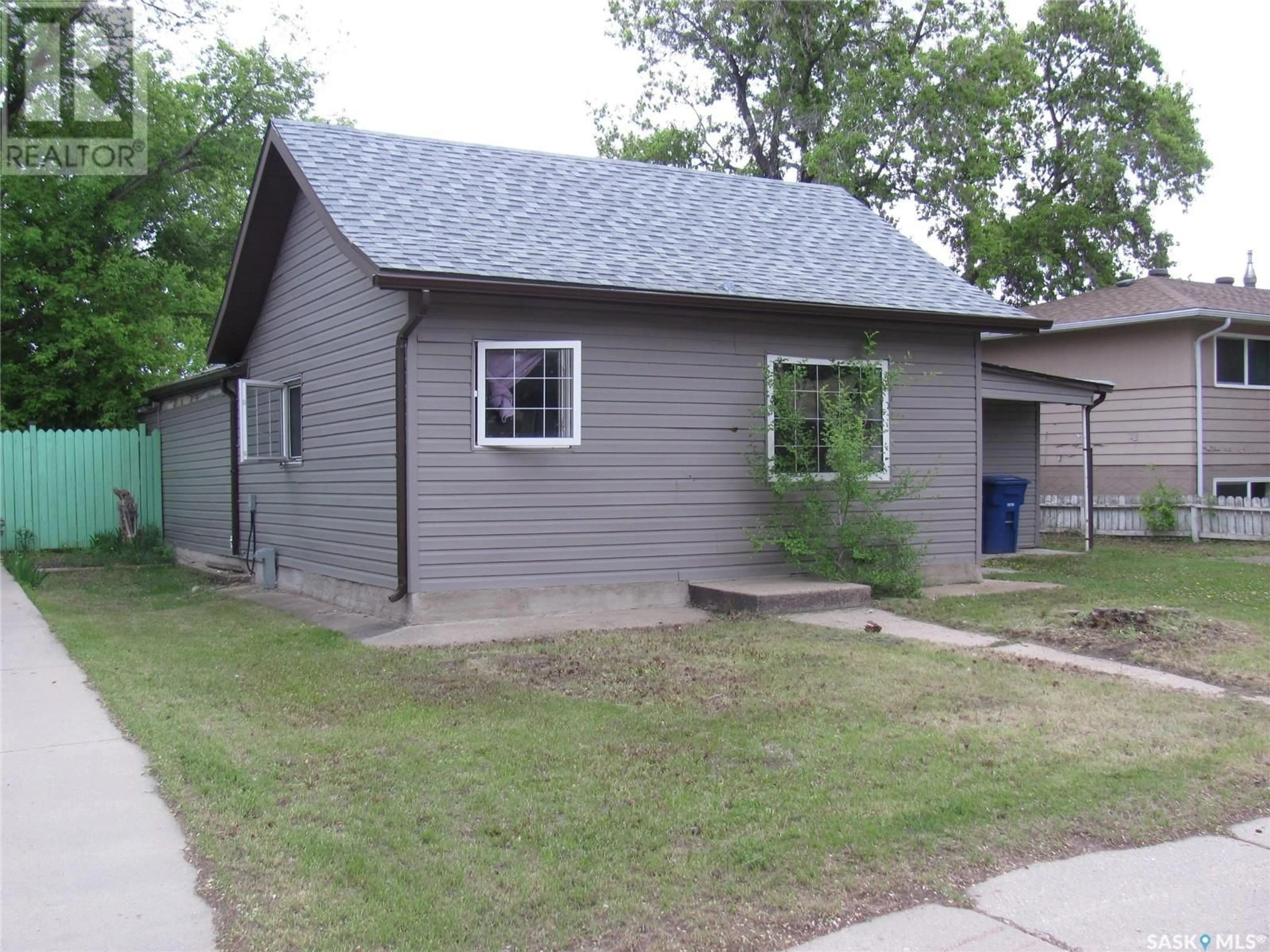 Shed for 320 OTTAWA AVENUE, Saskatoon Saskatchewan S7M3L7