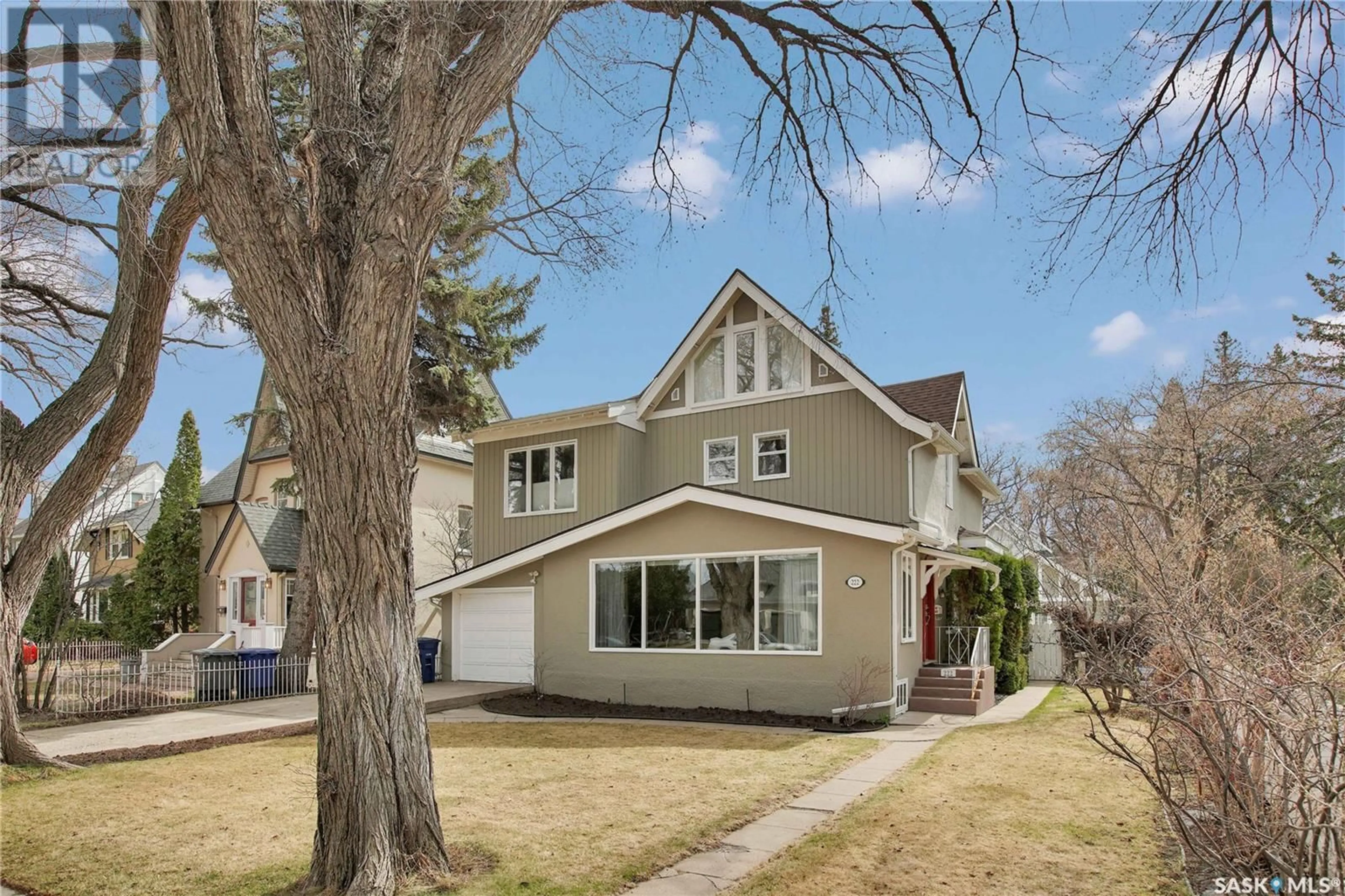 Home with vinyl exterior material, street for 222 SASKATCHEWAN CRESCENT, Saskatoon Saskatchewan S7M0A4