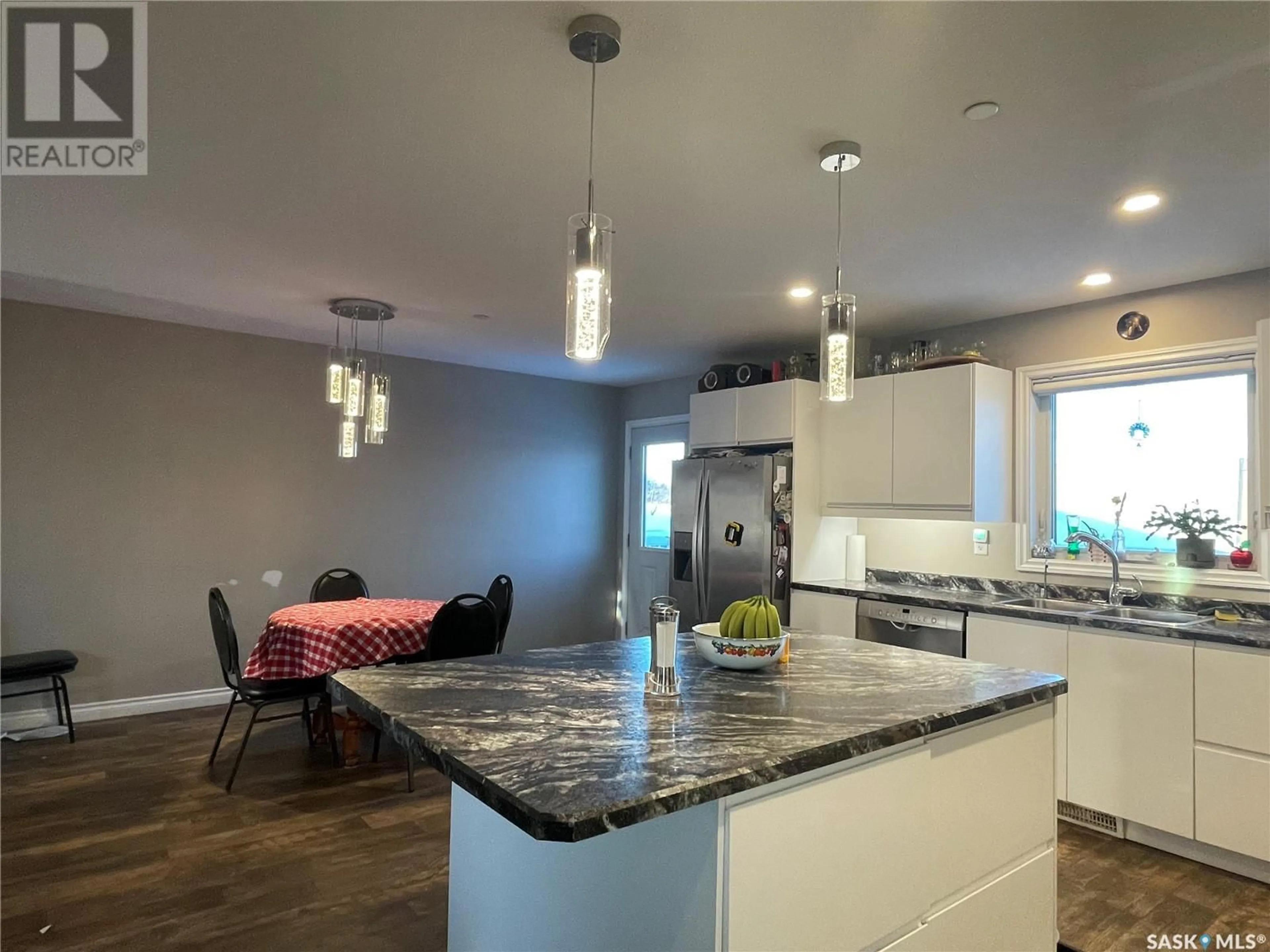 Open concept kitchen, unknown for 810 CENTRE STREET, Meadow Lake Saskatchewan S9X1G3