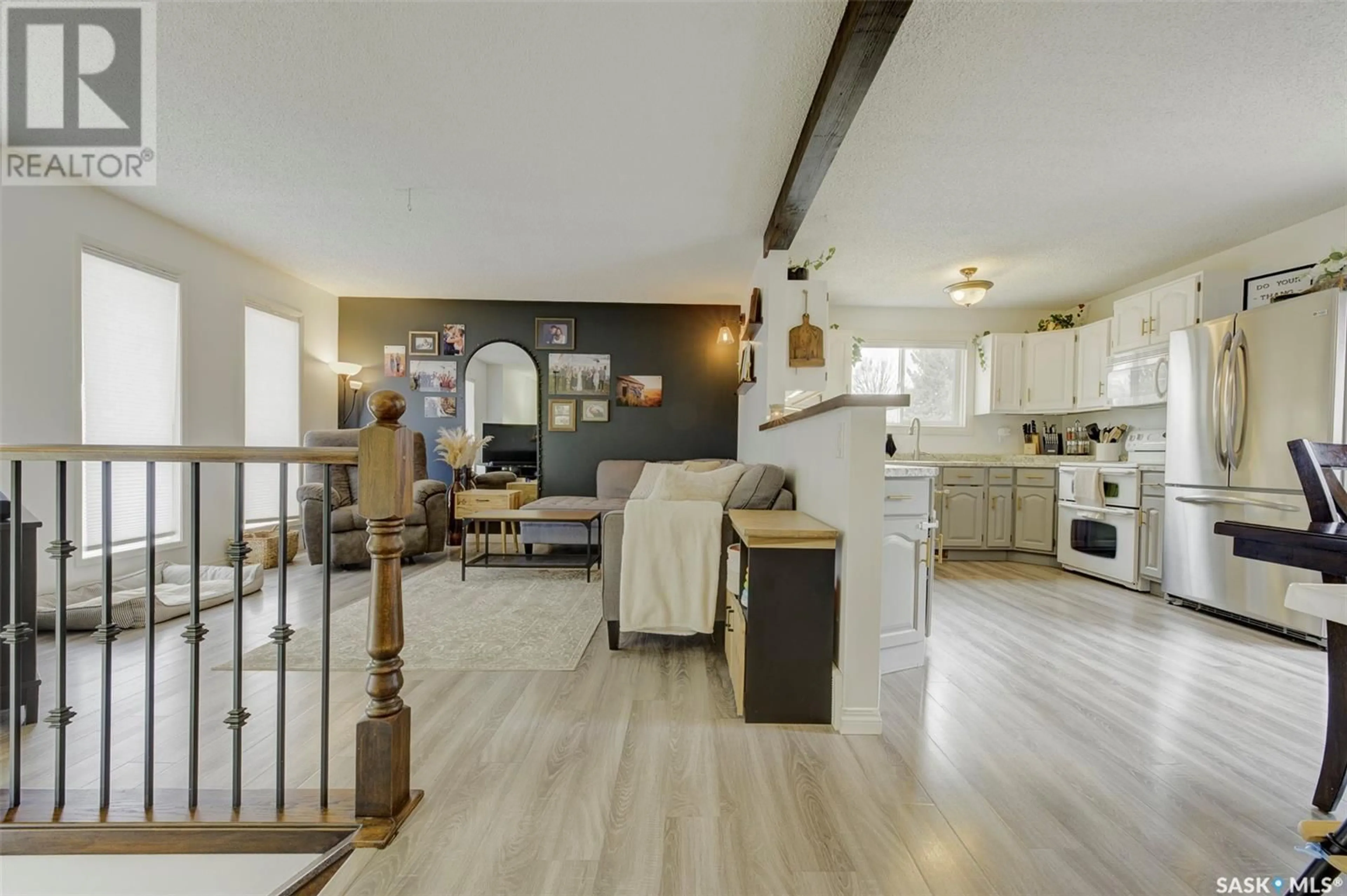 Open concept kitchen, unknown for 403 CHARLEBOIS WAY, Saskatoon Saskatchewan S7K5J8