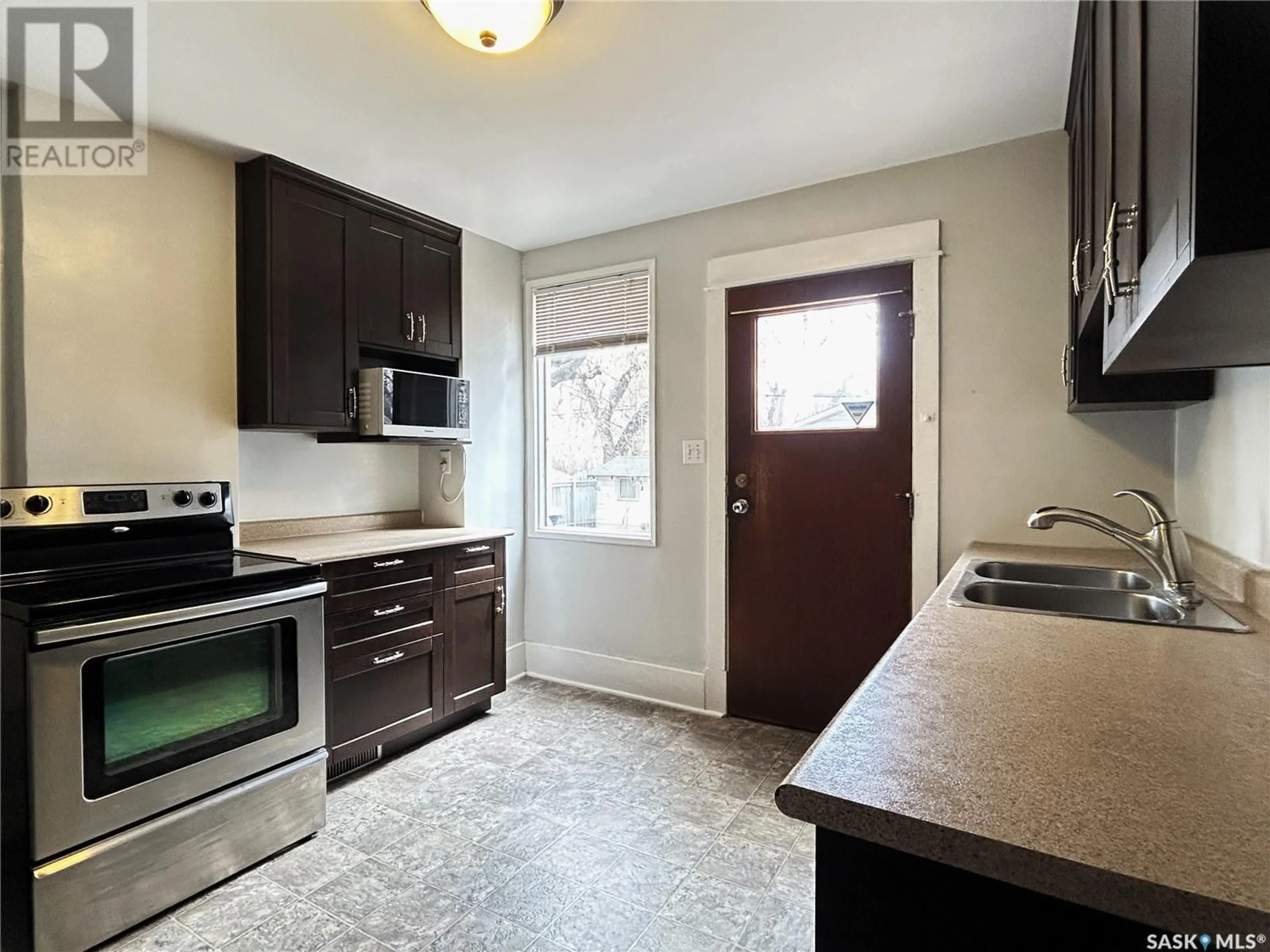 Standard kitchen, ceramic/tile floor for 234 8TH STREET, Saskatoon Saskatchewan S7H0P3