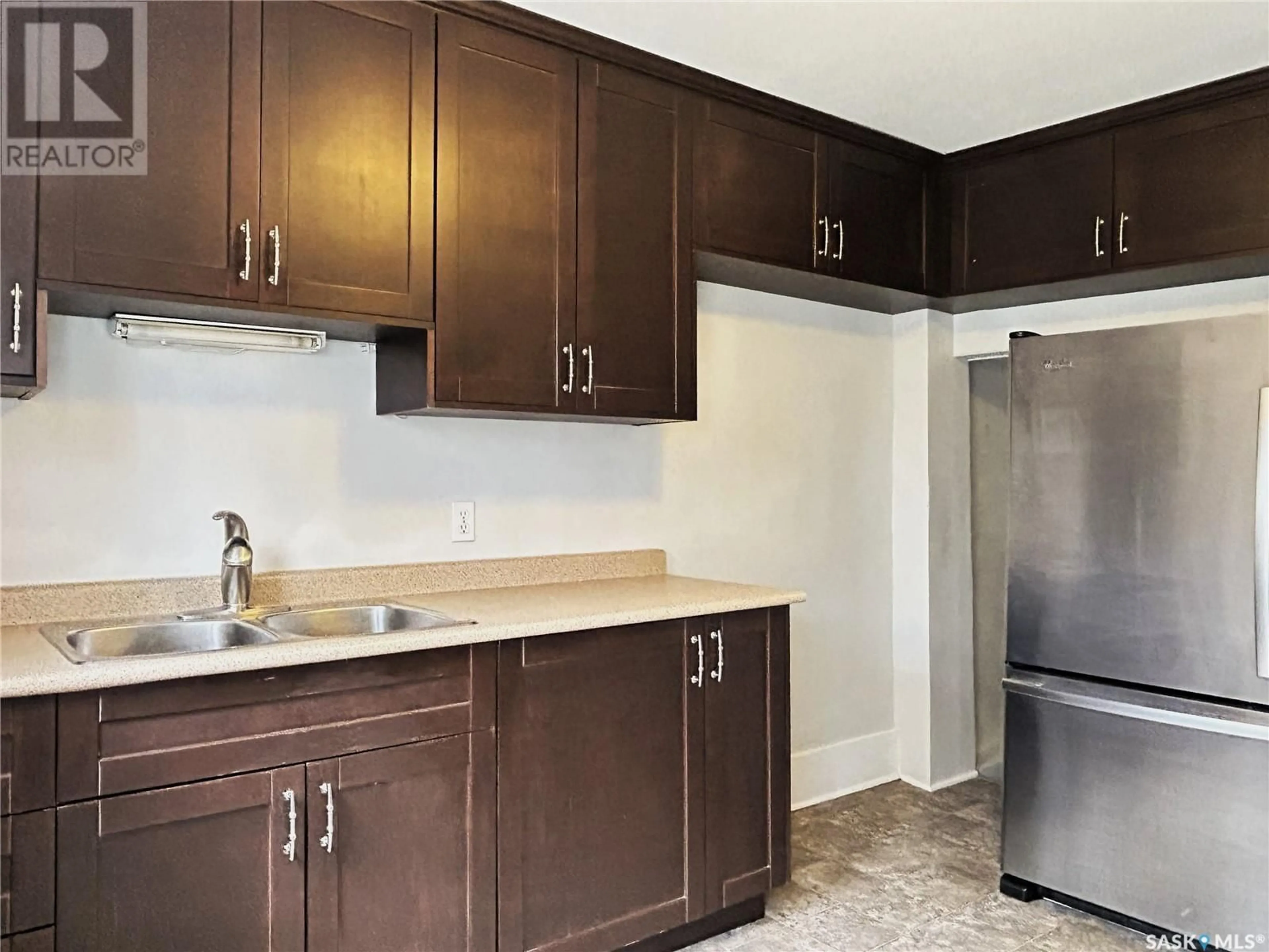 Standard kitchen, unknown for 234 8TH STREET, Saskatoon Saskatchewan S7H0P3