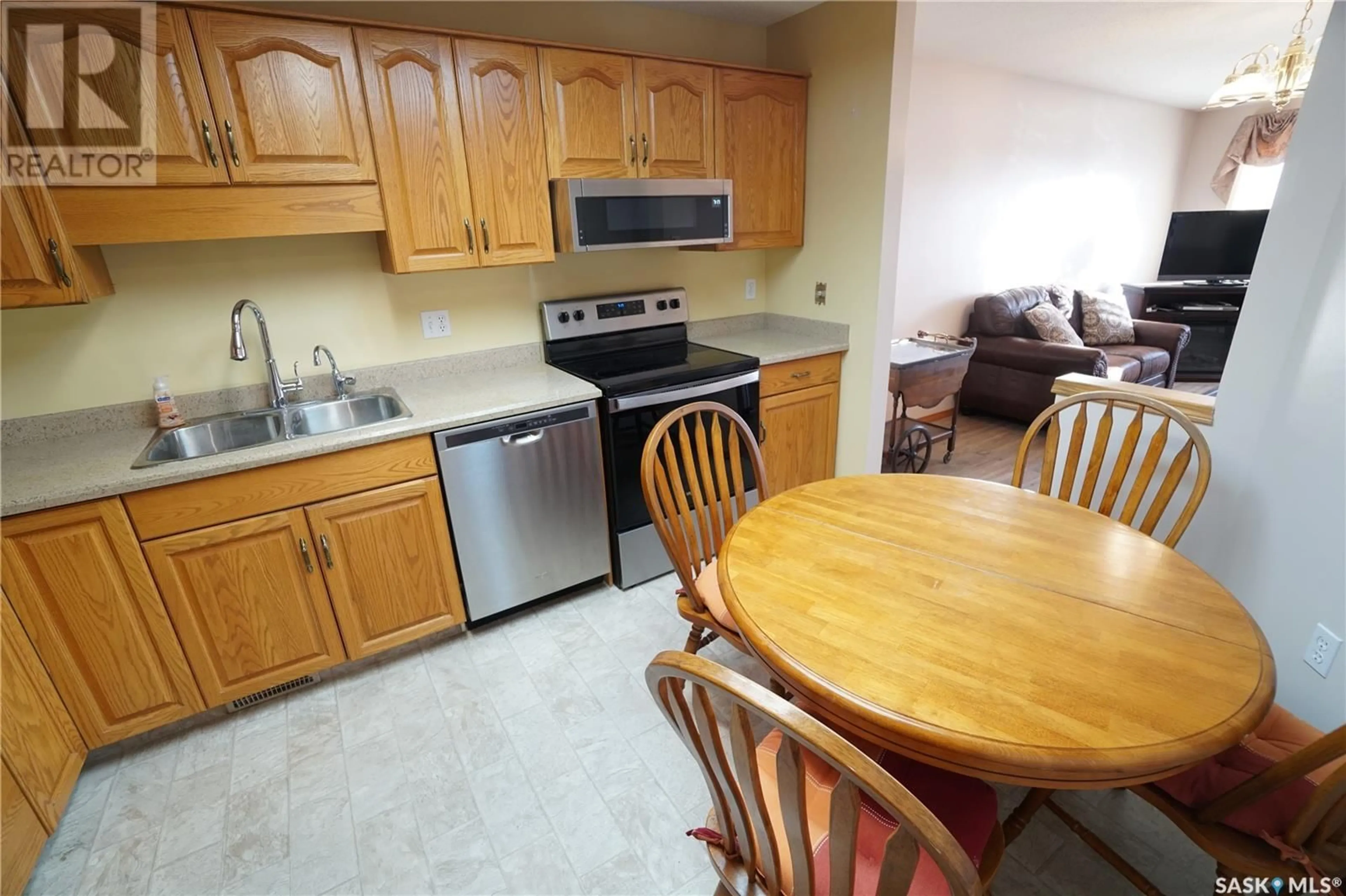Standard kitchen, unknown for 206 - 4025 HILL AVENUE, Regina Saskatchewan S4S0X7