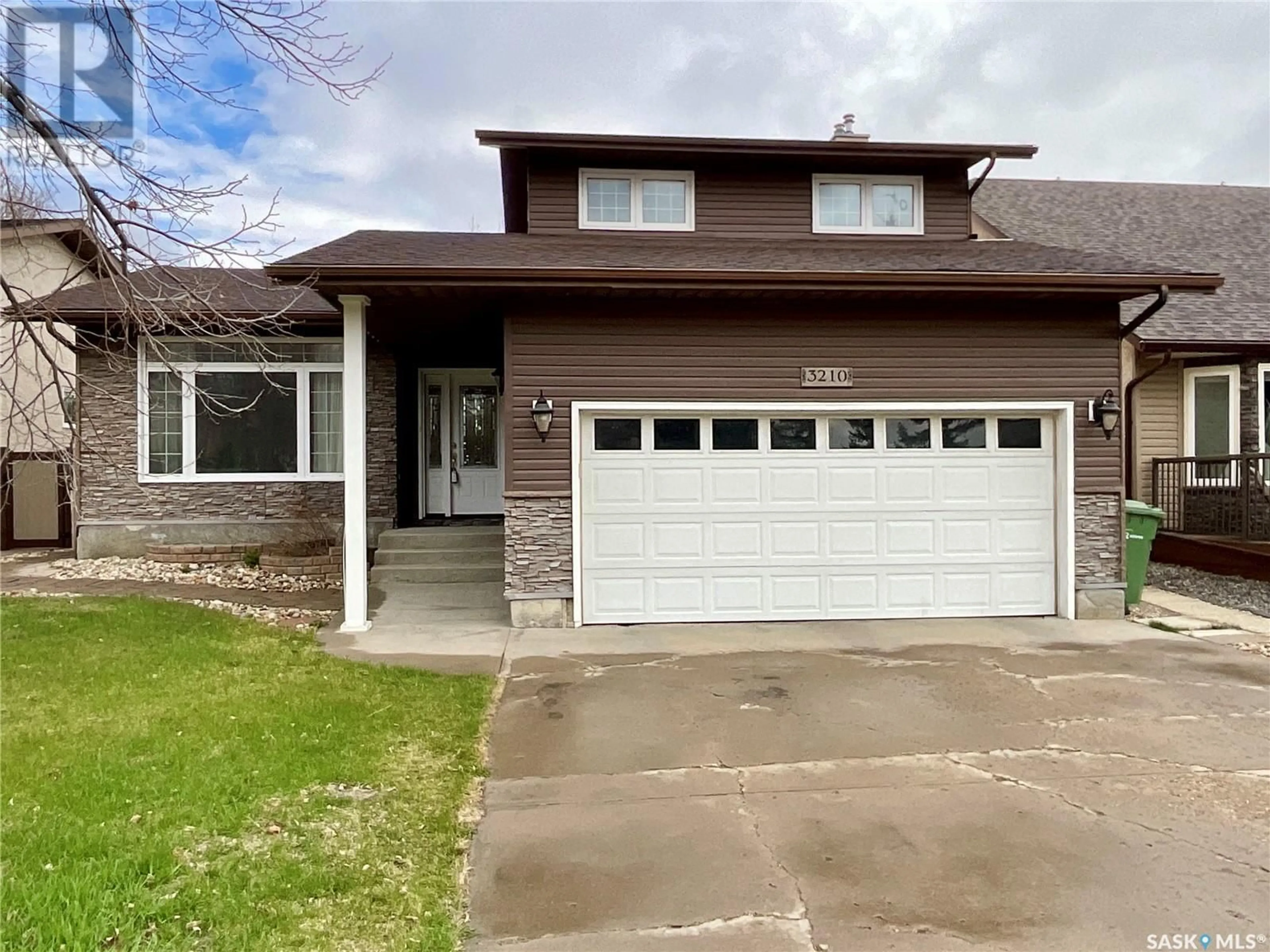 Home with vinyl exterior material, street for 3210 ARENS ROAD, Regina Saskatchewan S4V1J8