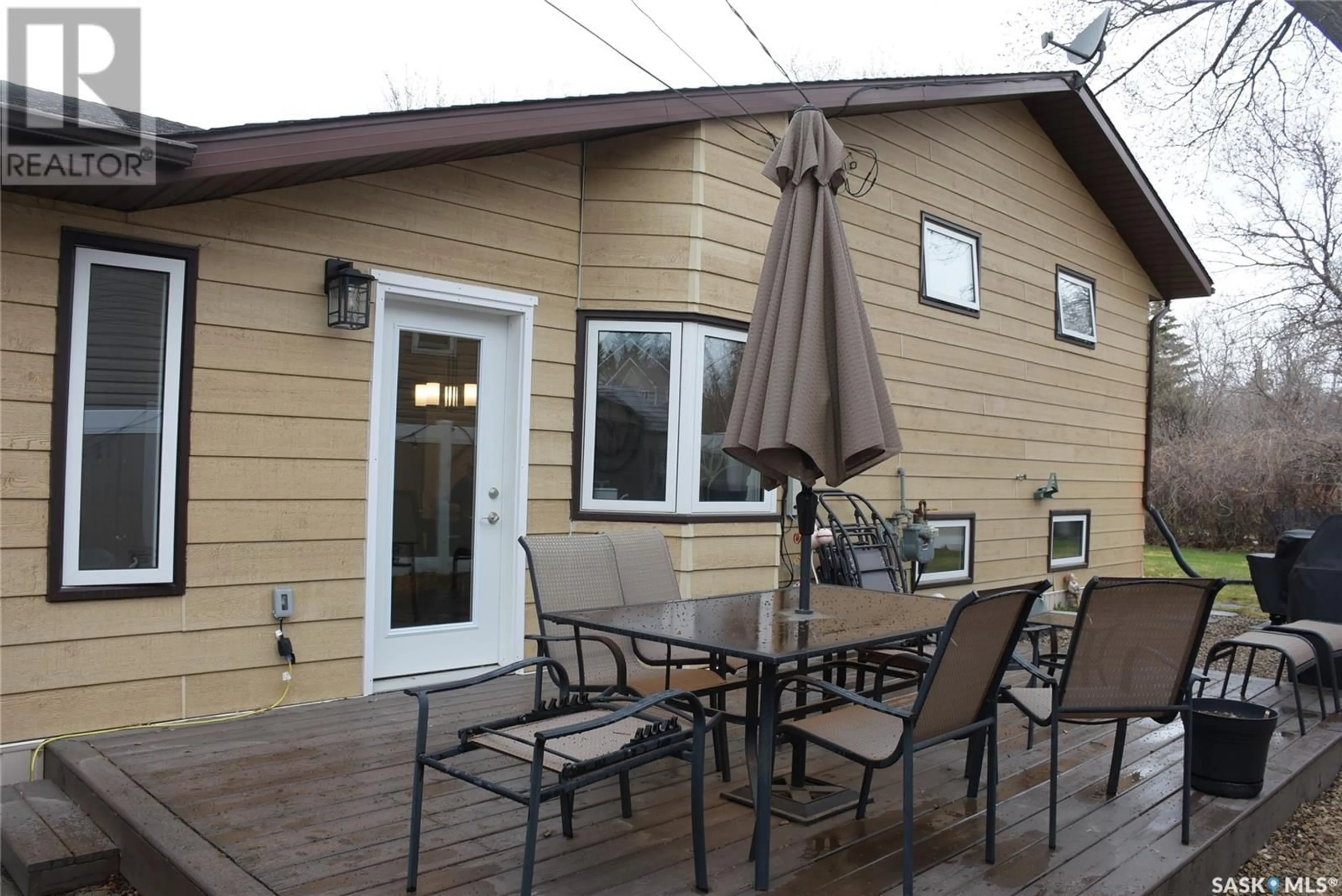 Patio, street for 119 DEWDNEY STREET, Indian Head Saskatchewan S0G2K0