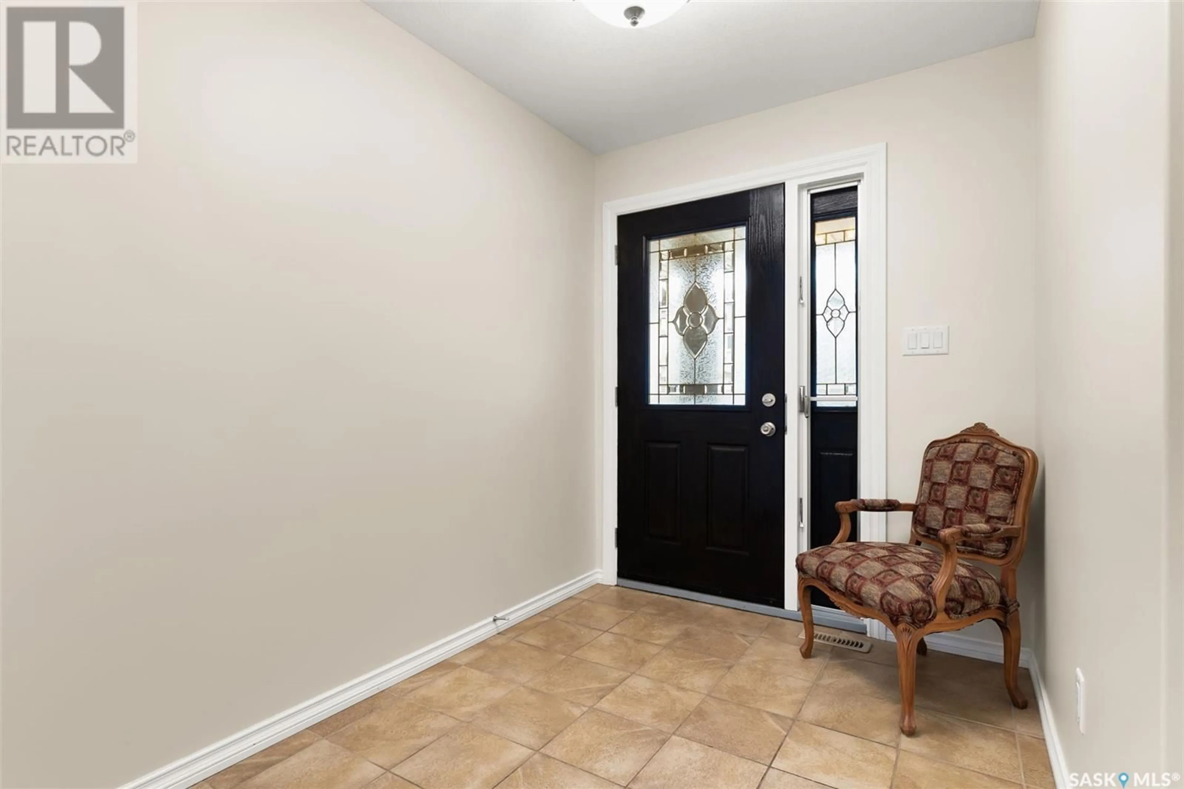 Indoor entryway for 131 4100 SANDHILL CRESCENT, Regina Saskatchewan S4V3G9