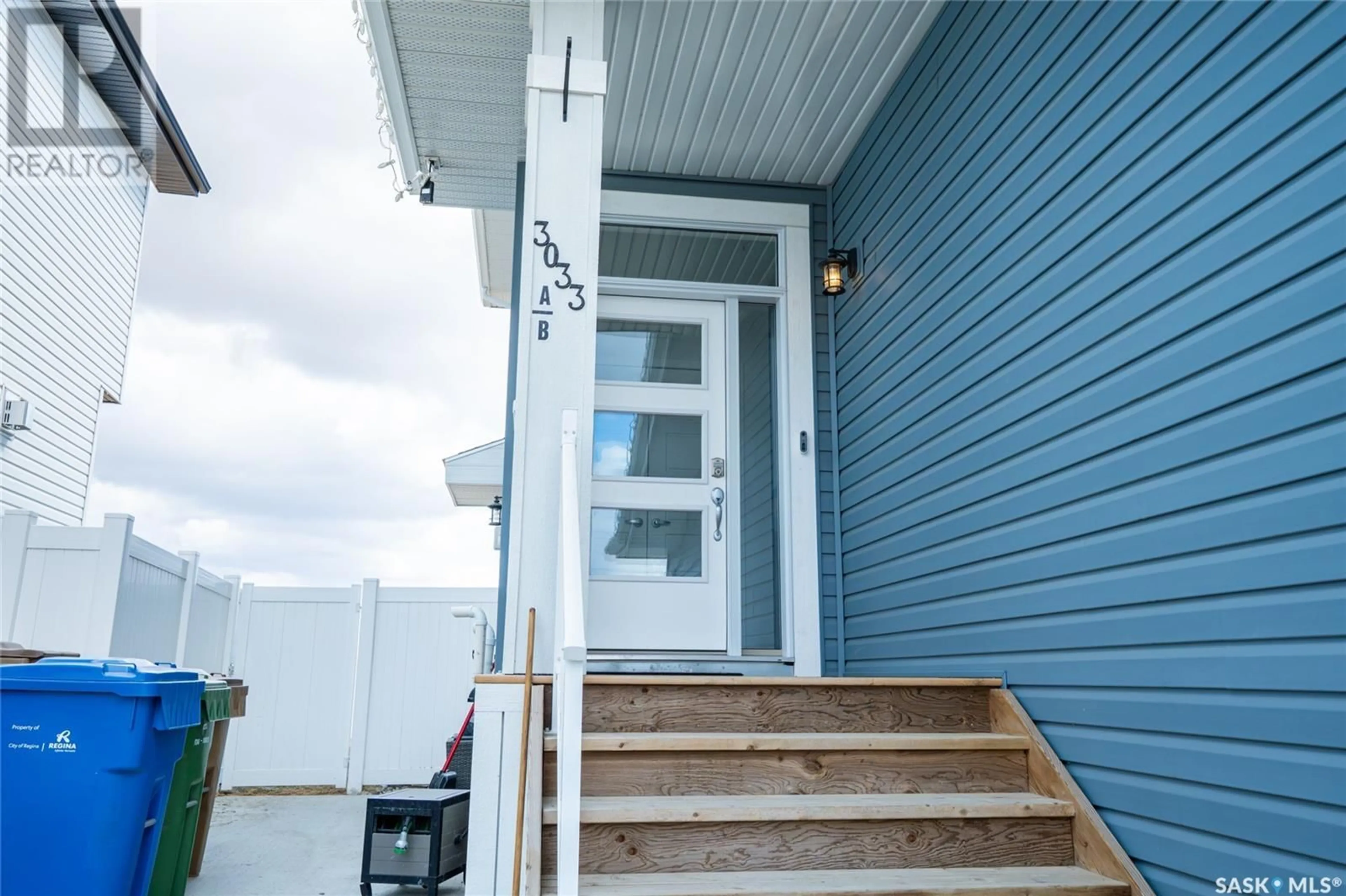 Home with vinyl exterior material, street for A/B - 3033 BELLEGARDE CRESCENT, Regina Saskatchewan S4V3W3