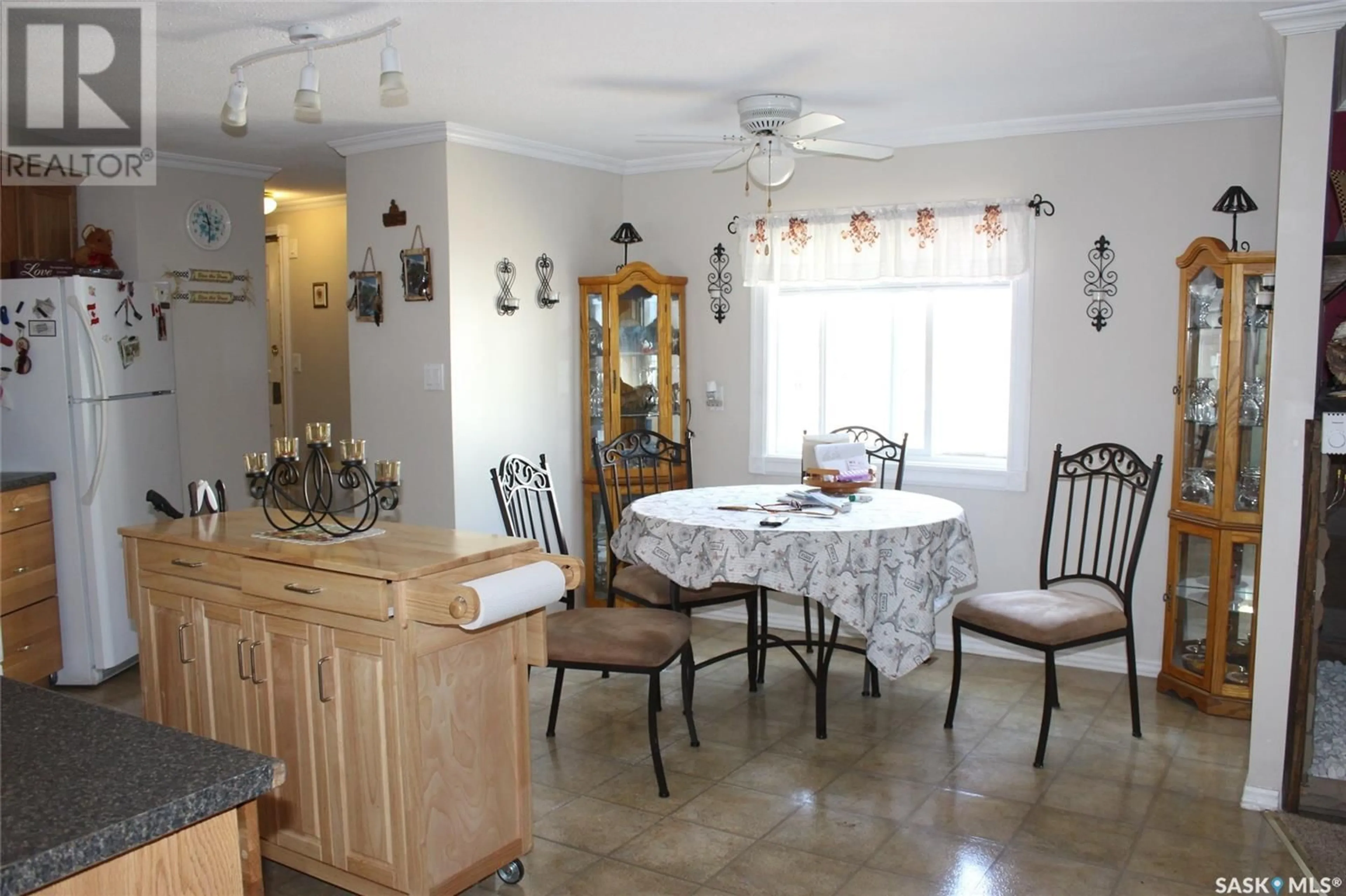 Dining room, ceramic/tile floor for 714 RAILWAY STREET, Eastend Saskatchewan S0N0T0