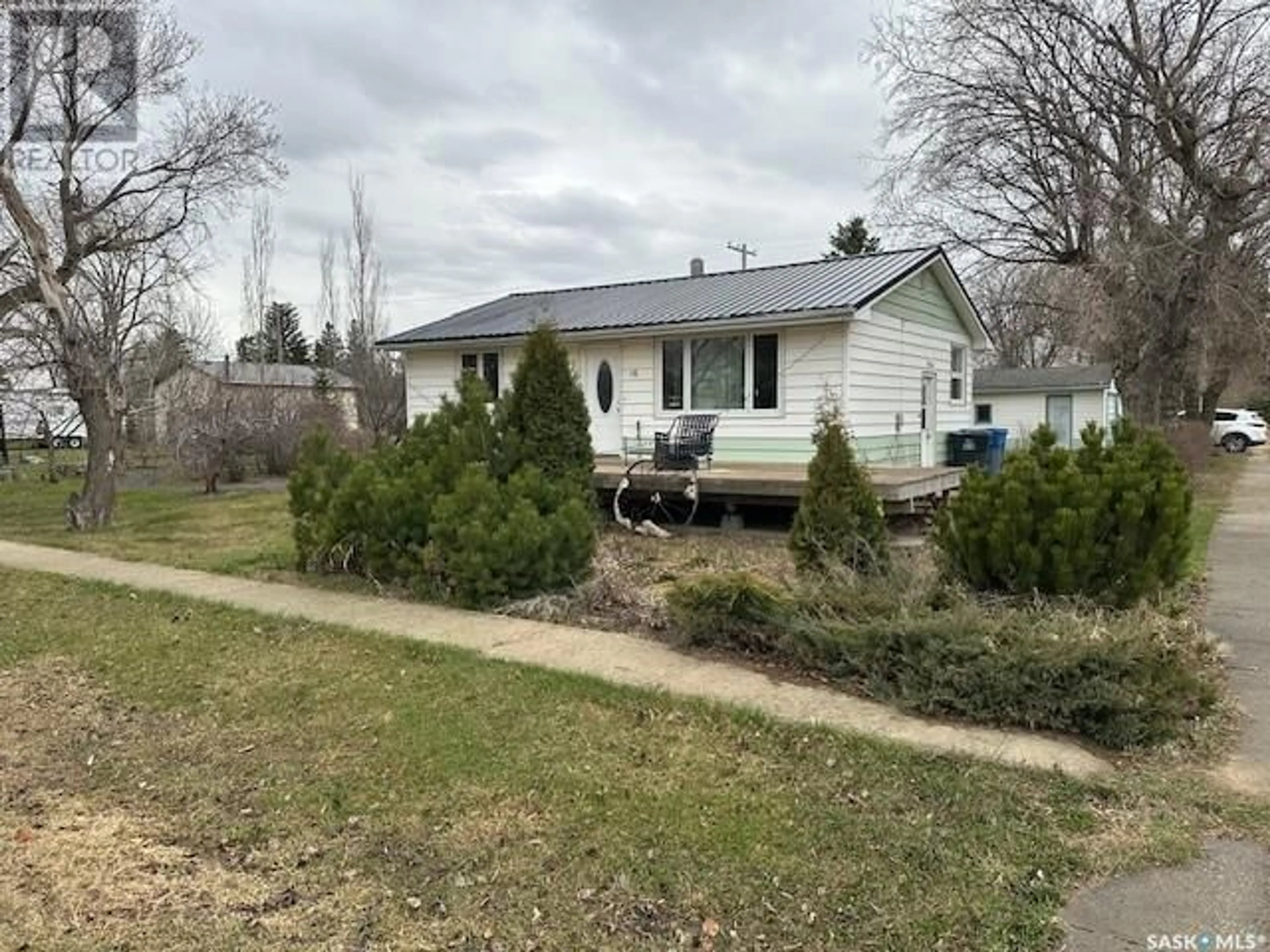 A pic from outside/outdoor area/front of a property/back of a property/a pic from drone, street for 16 MCCULLOCH STREET, Fillmore Saskatchewan S0G1N0