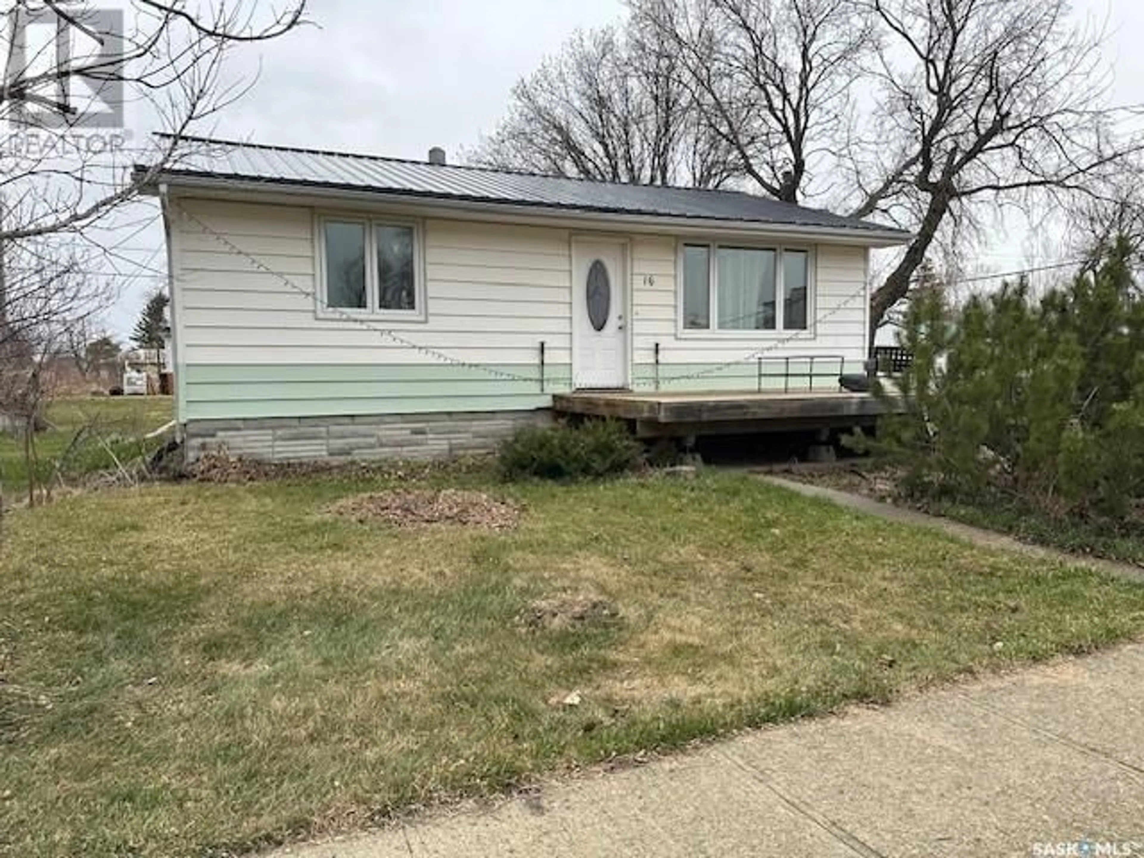 Home with vinyl exterior material, street for 16 MCCULLOCH STREET, Fillmore Saskatchewan S0G1N0