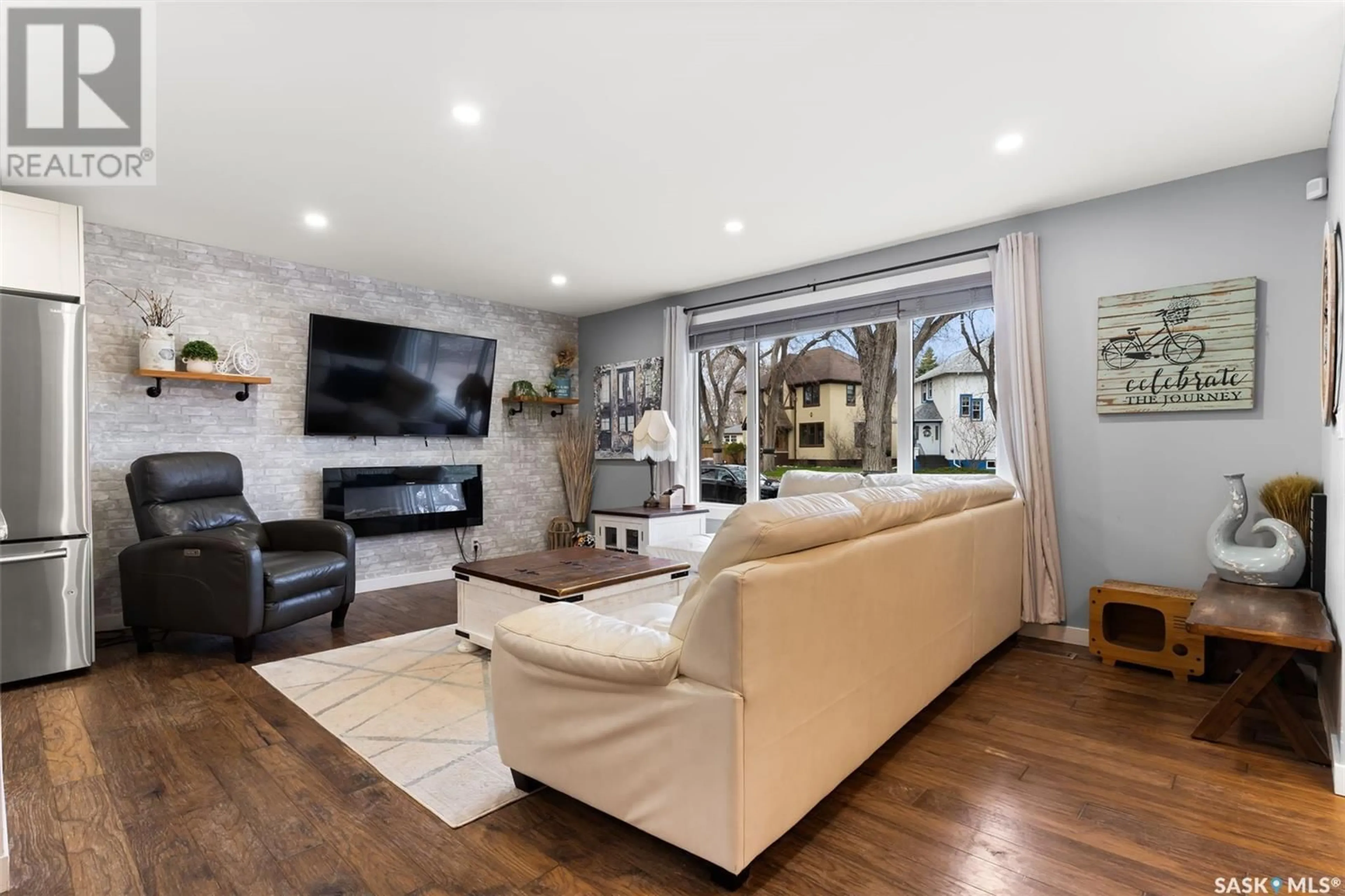 Living room with furniture, unknown for 120 CONNAUGHT CRESCENT, Regina Saskatchewan S4T6M9