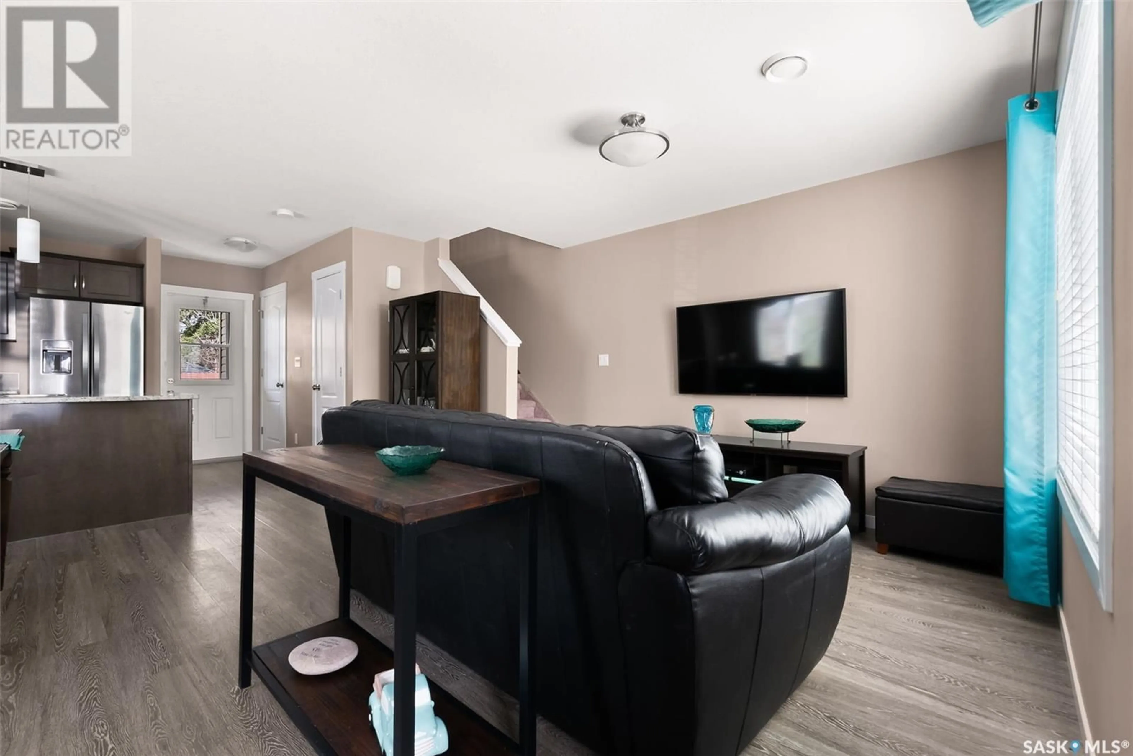 Living room with furniture, unknown for 401 - 3440 AVONHURST DRIVE, Regina Saskatchewan S4R2E1