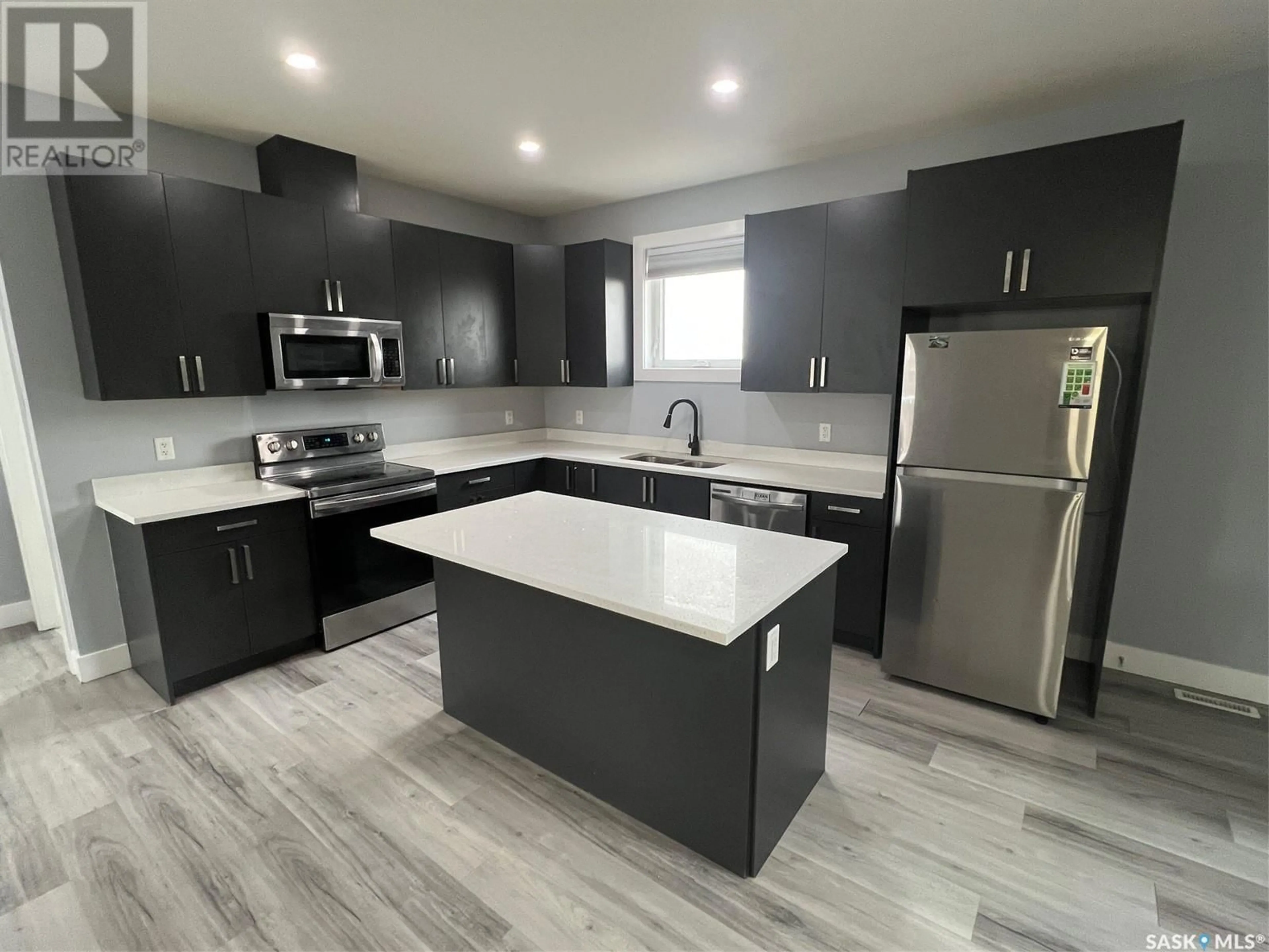 Open concept kitchen, unknown for 5703 GLIDE CRESCENT, Regina Saskatchewan S4W0P2
