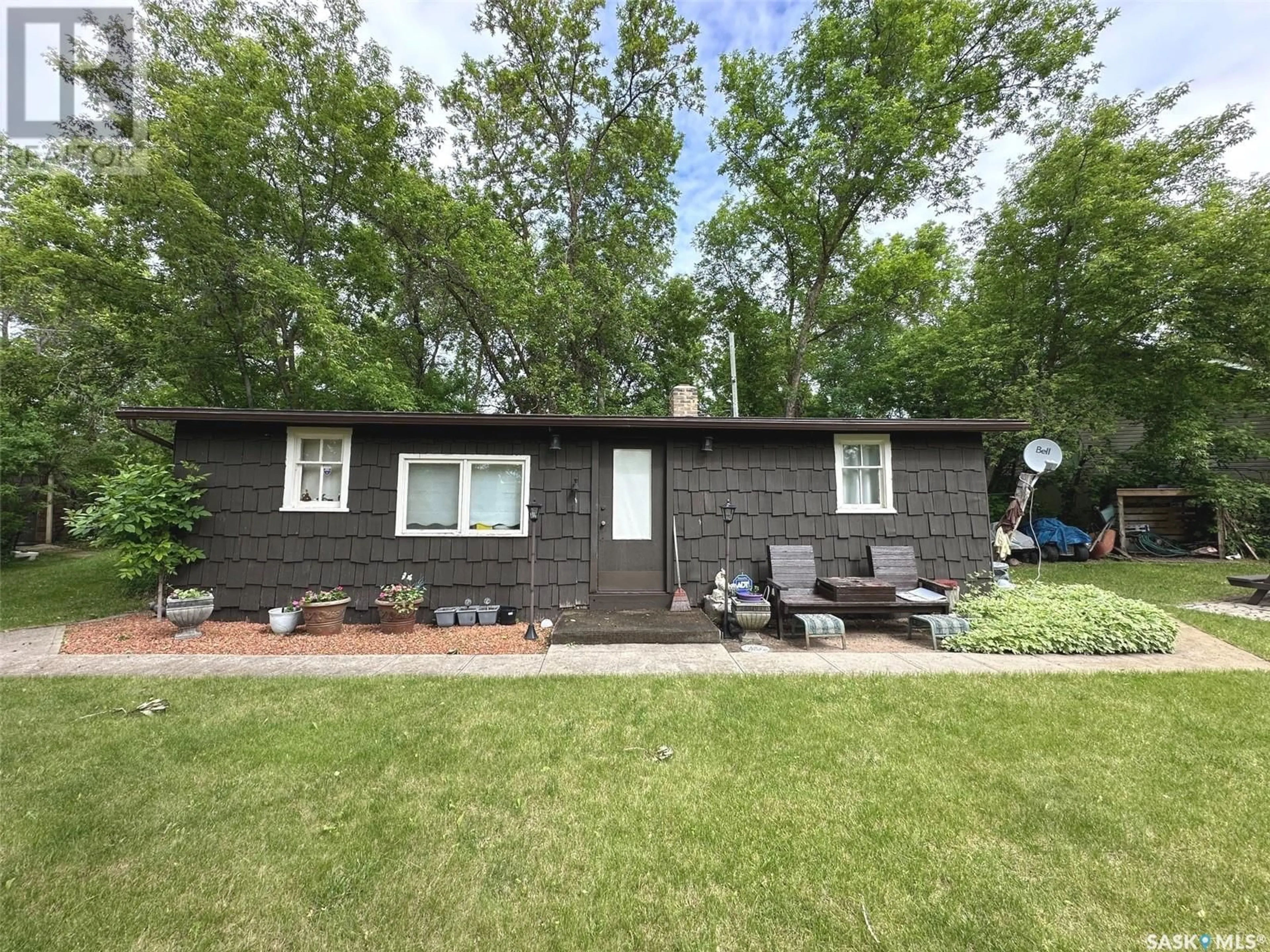 Home with vinyl exterior material, street for 336 BRENTON STREET, Katepwa Beach Saskatchewan S0G2Y0