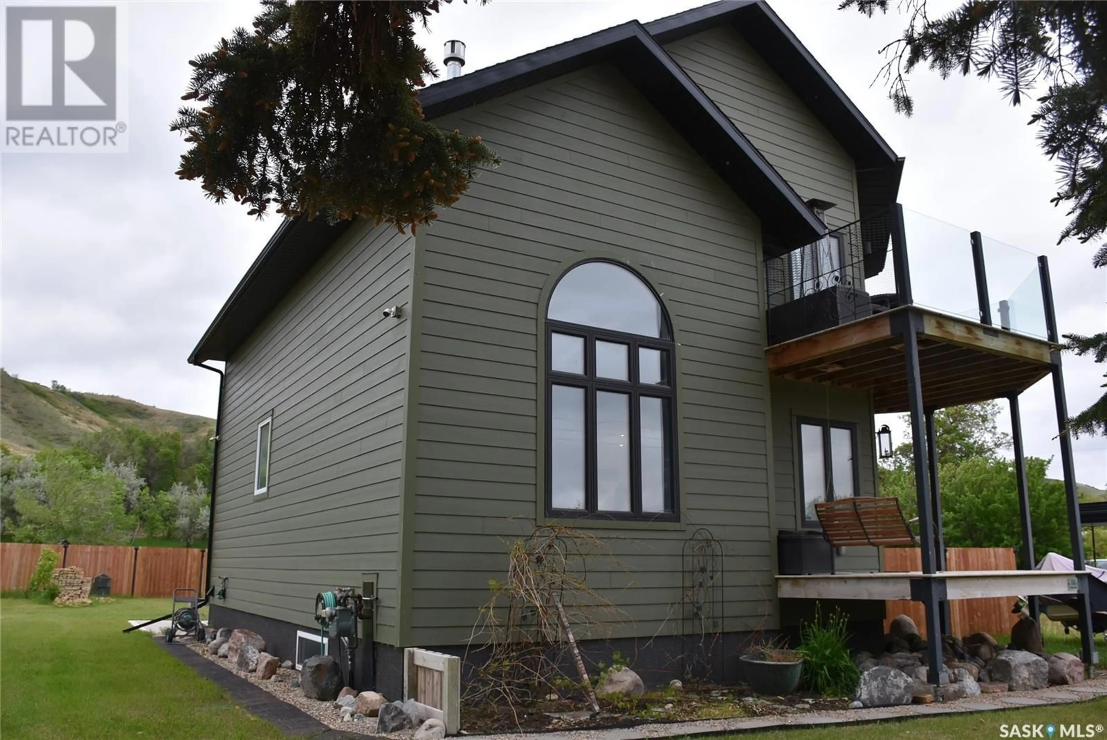 Home with vinyl exterior material, building for 10 MISSION BAY, Lebret Saskatchewan S0G1S0