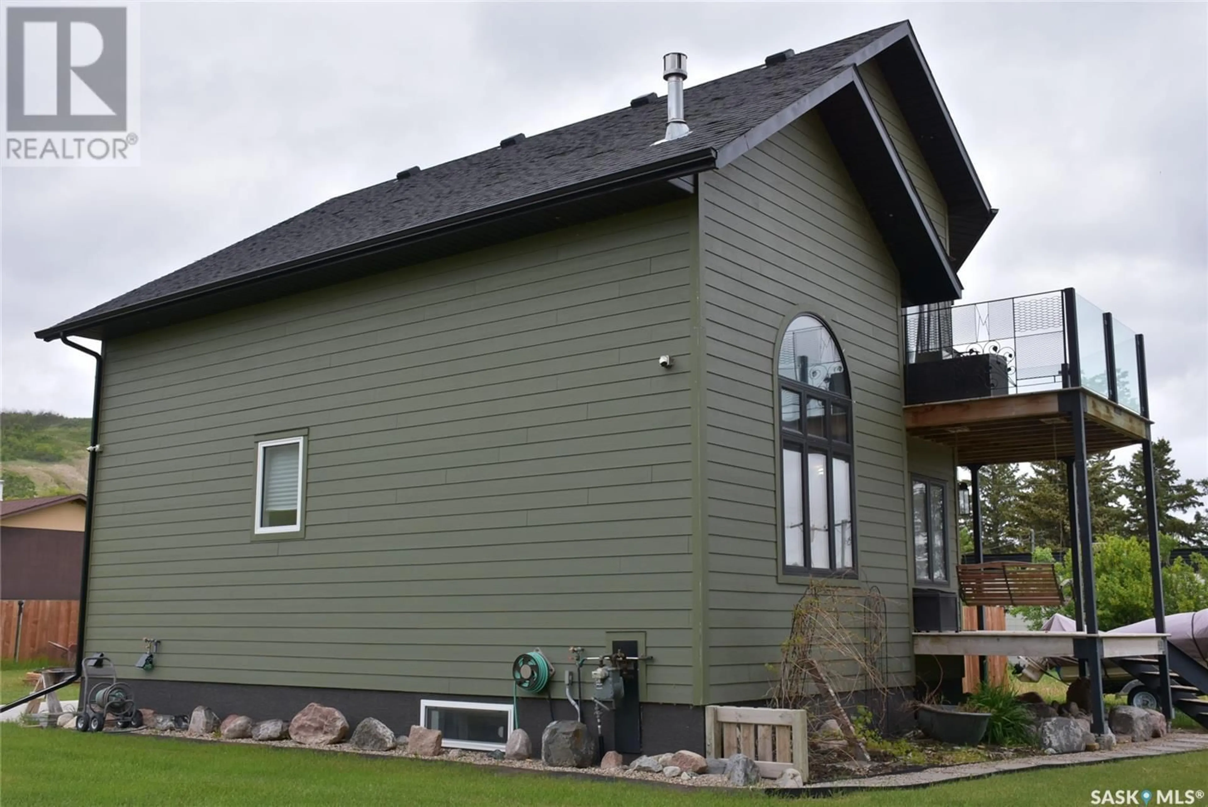 Home with vinyl exterior material, building for 10 MISSION BAY, Lebret Saskatchewan S0G1S0
