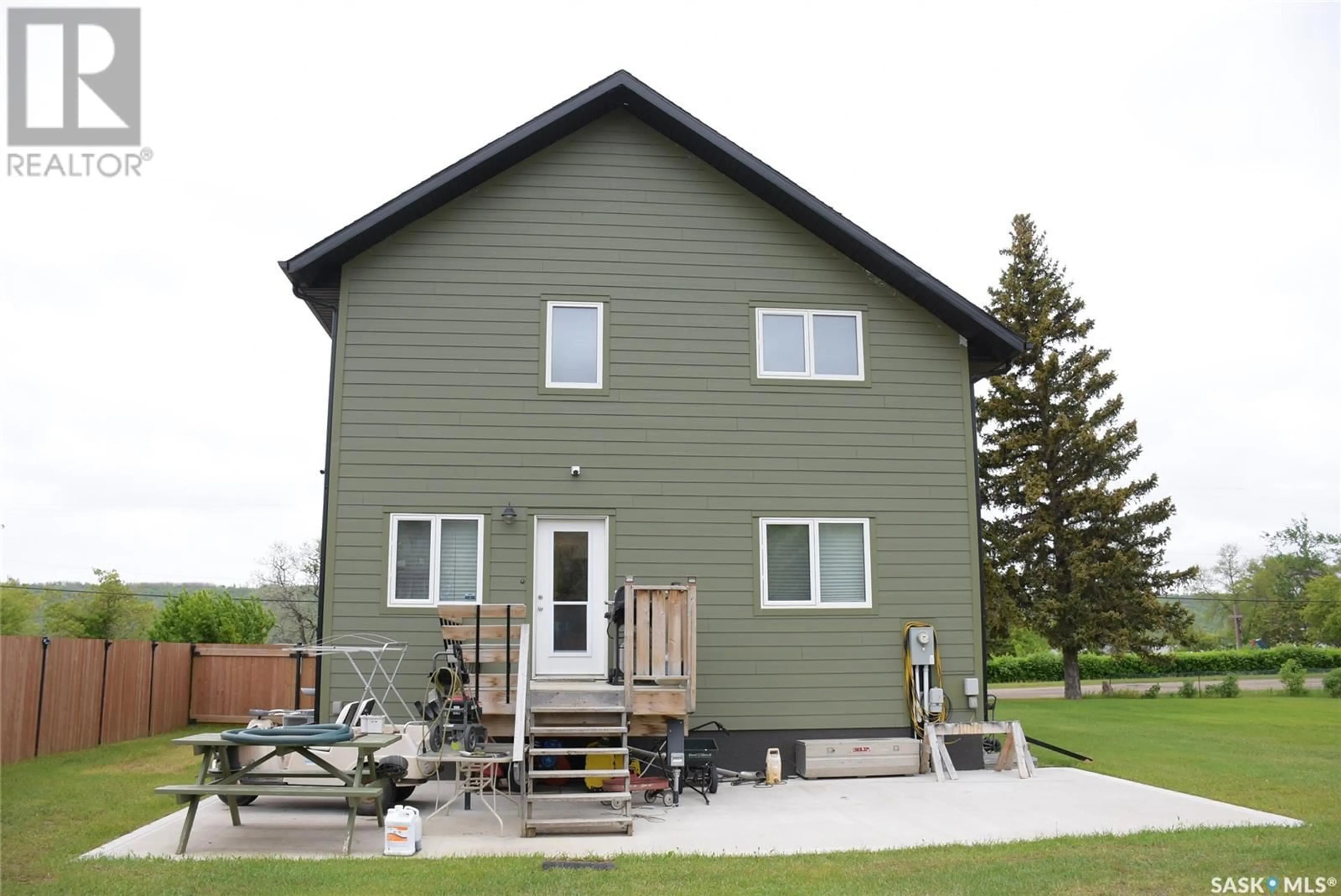 Home with vinyl exterior material, building for 10 MISSION BAY, Lebret Saskatchewan S0G1S0