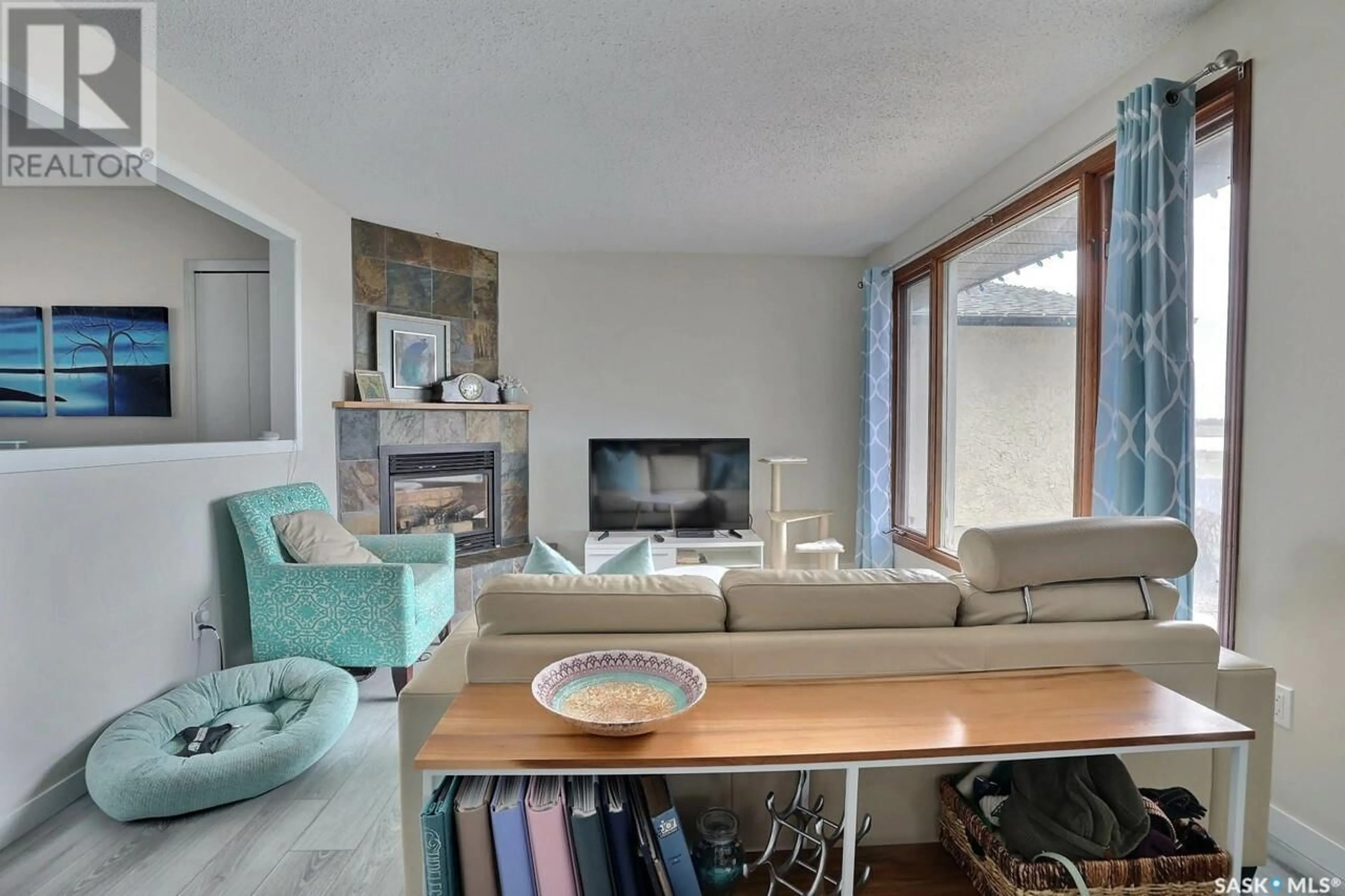 Living room with furniture, unknown for 148 RITTER AVENUE, Regina Saskatchewan S4T6E3