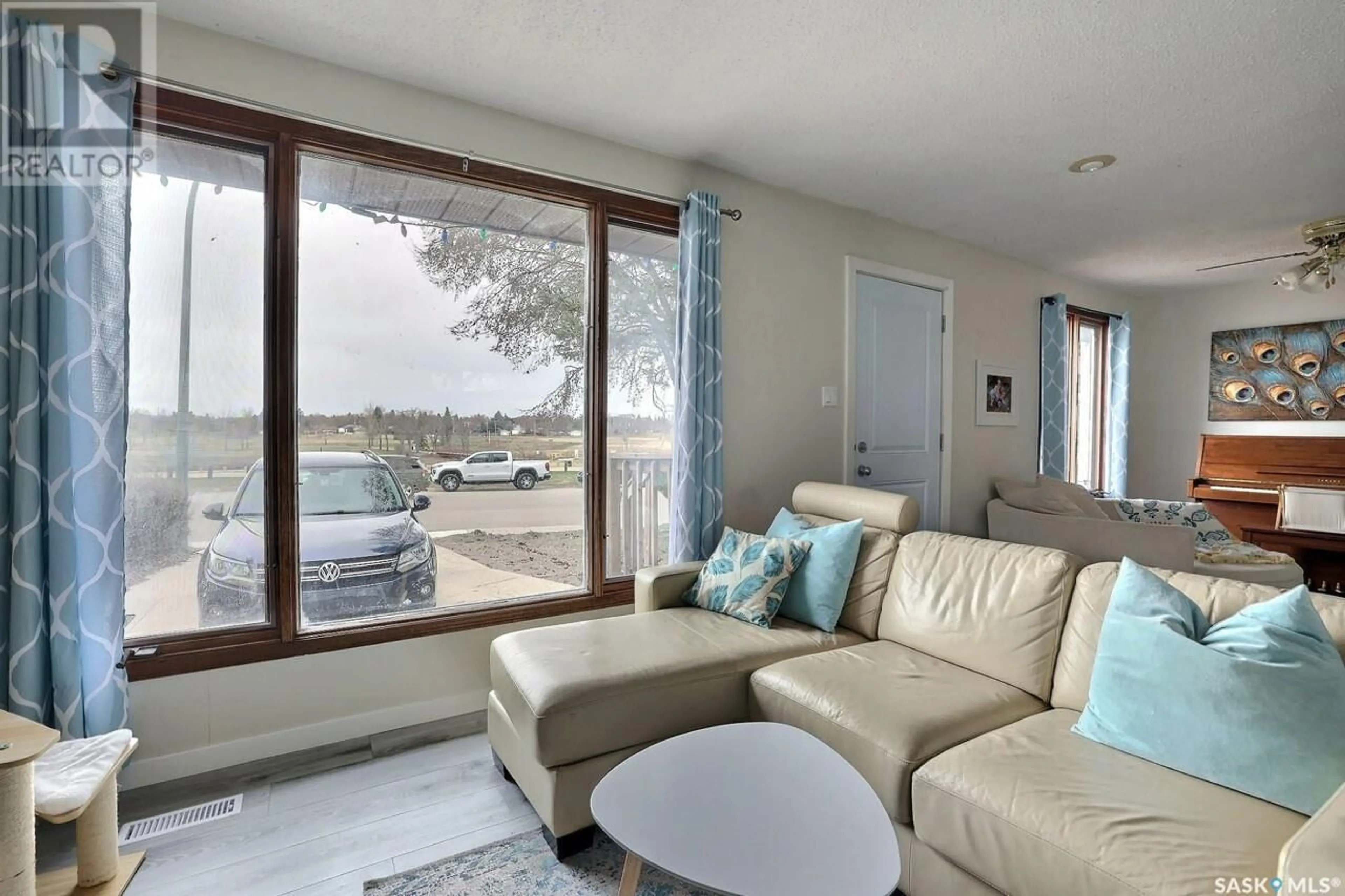 Living room with furniture, unknown for 148 RITTER AVENUE, Regina Saskatchewan S4T6E3