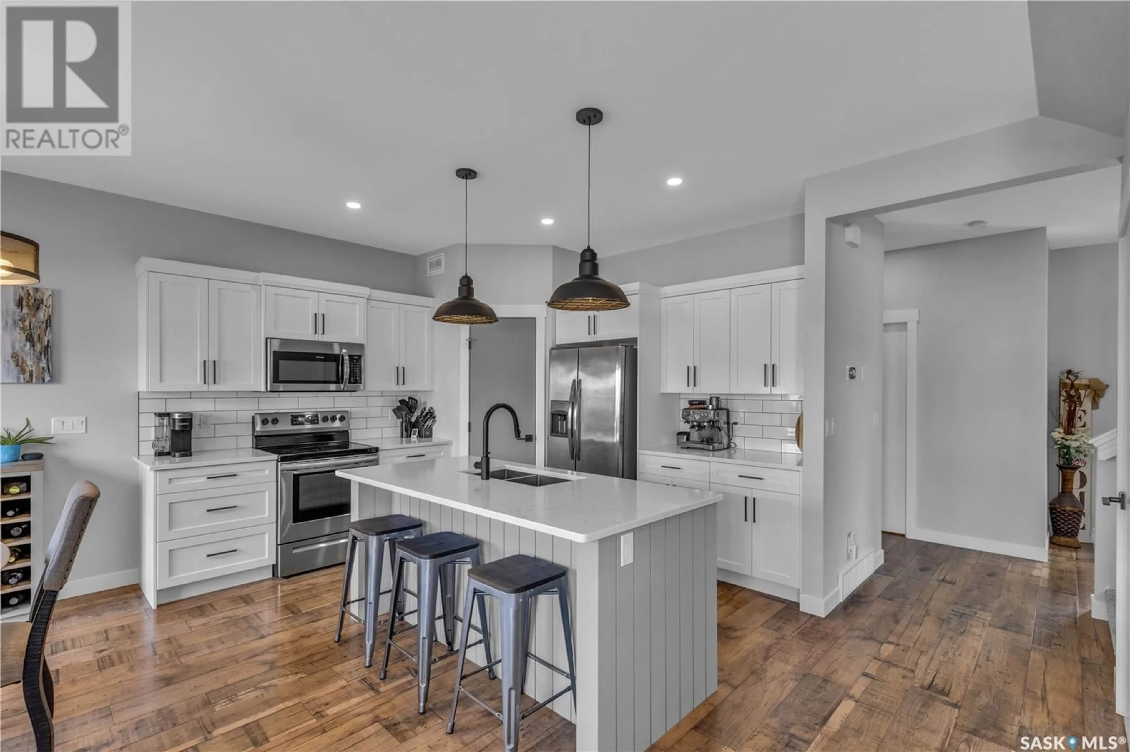 Open concept kitchen, unknown for 211 KENASCHUK UNION, Saskatoon Saskatchewan S7W0Y3
