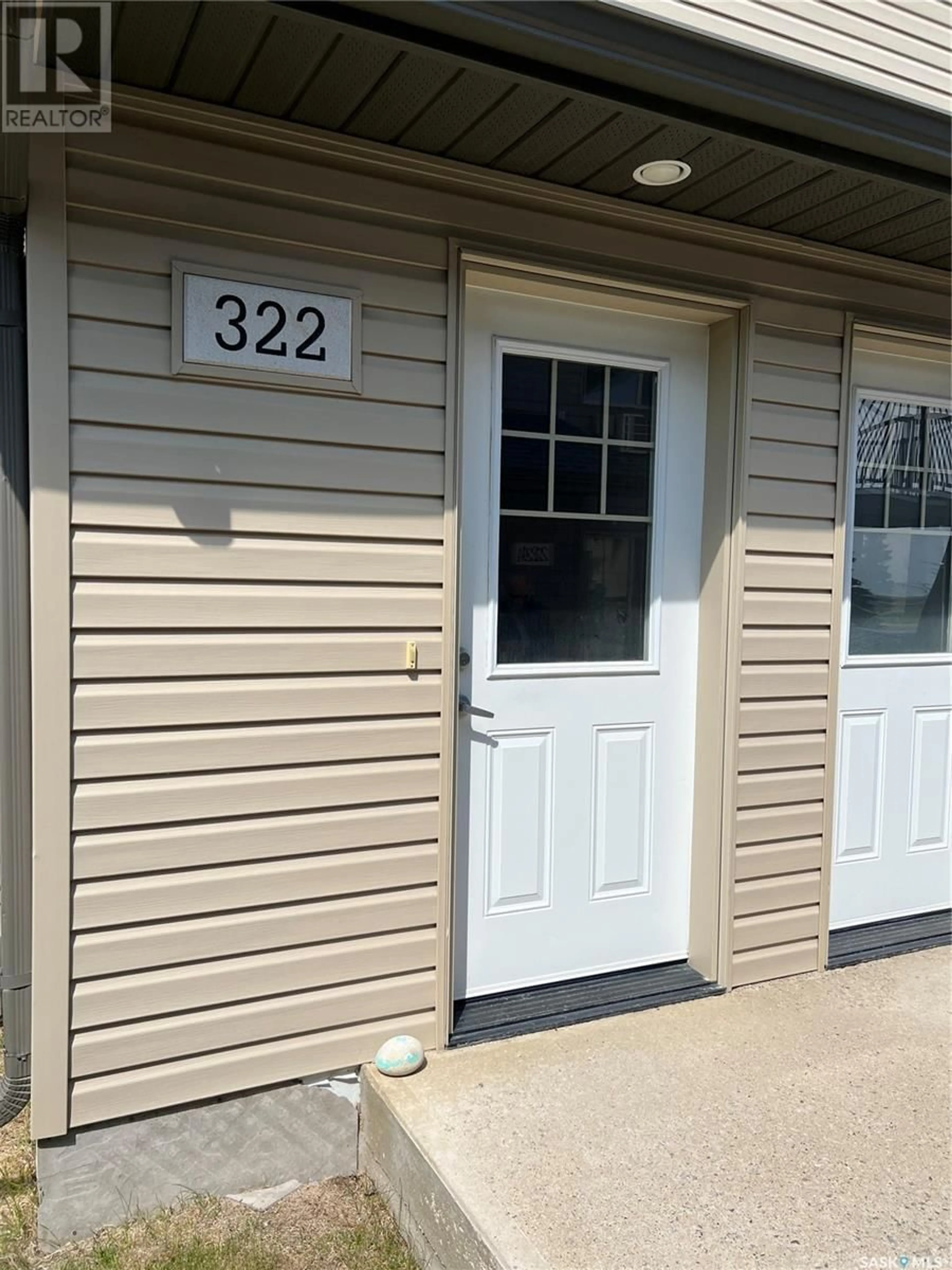 Home with vinyl exterior material, street for 700 - 322 BATTLEFORD TRAIL, Swift Current Saskatchewan S9H4V9