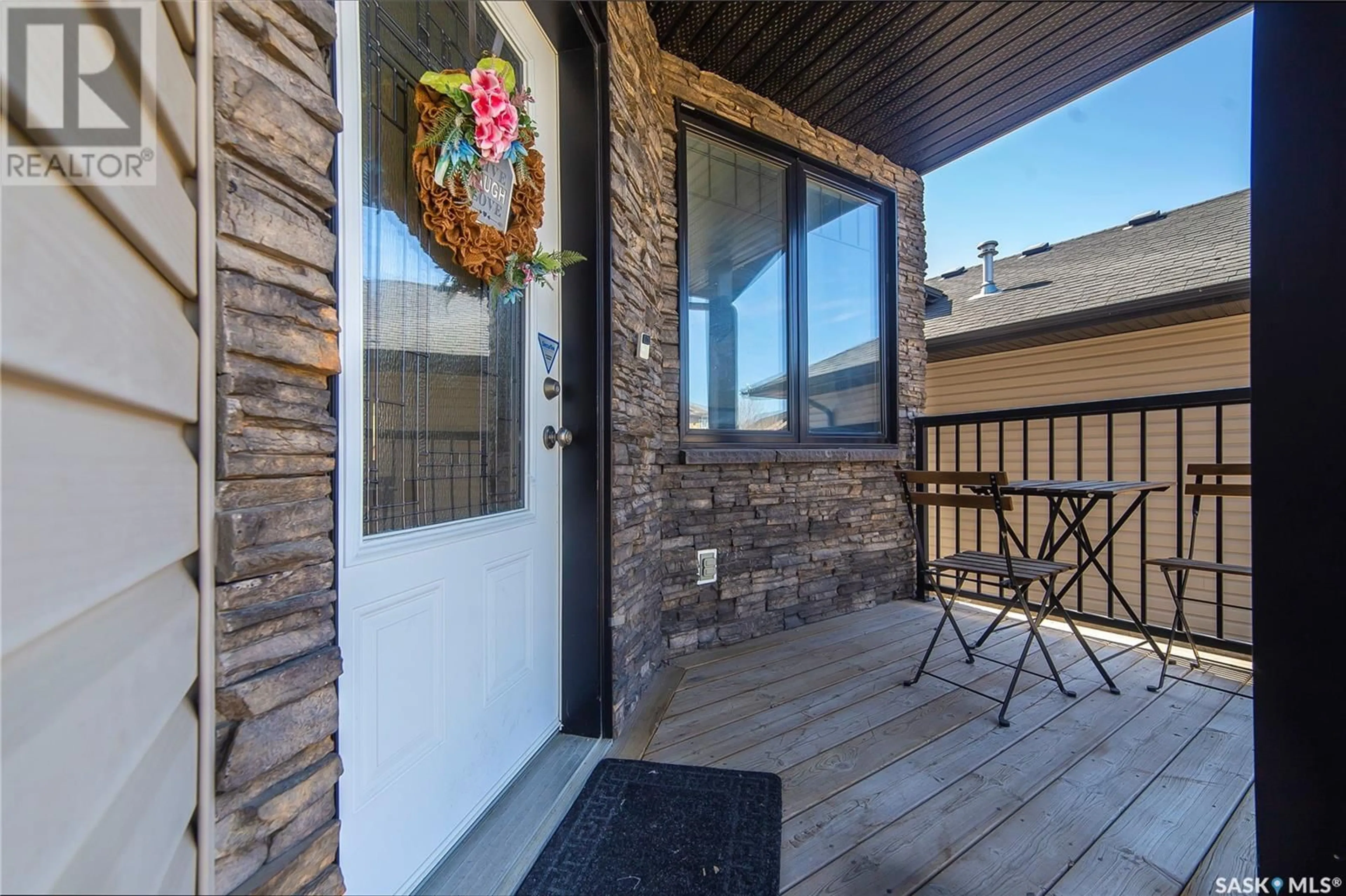 Indoor entryway for 346 MCCALLUM LANE, Saskatoon Saskatchewan S7R0C3