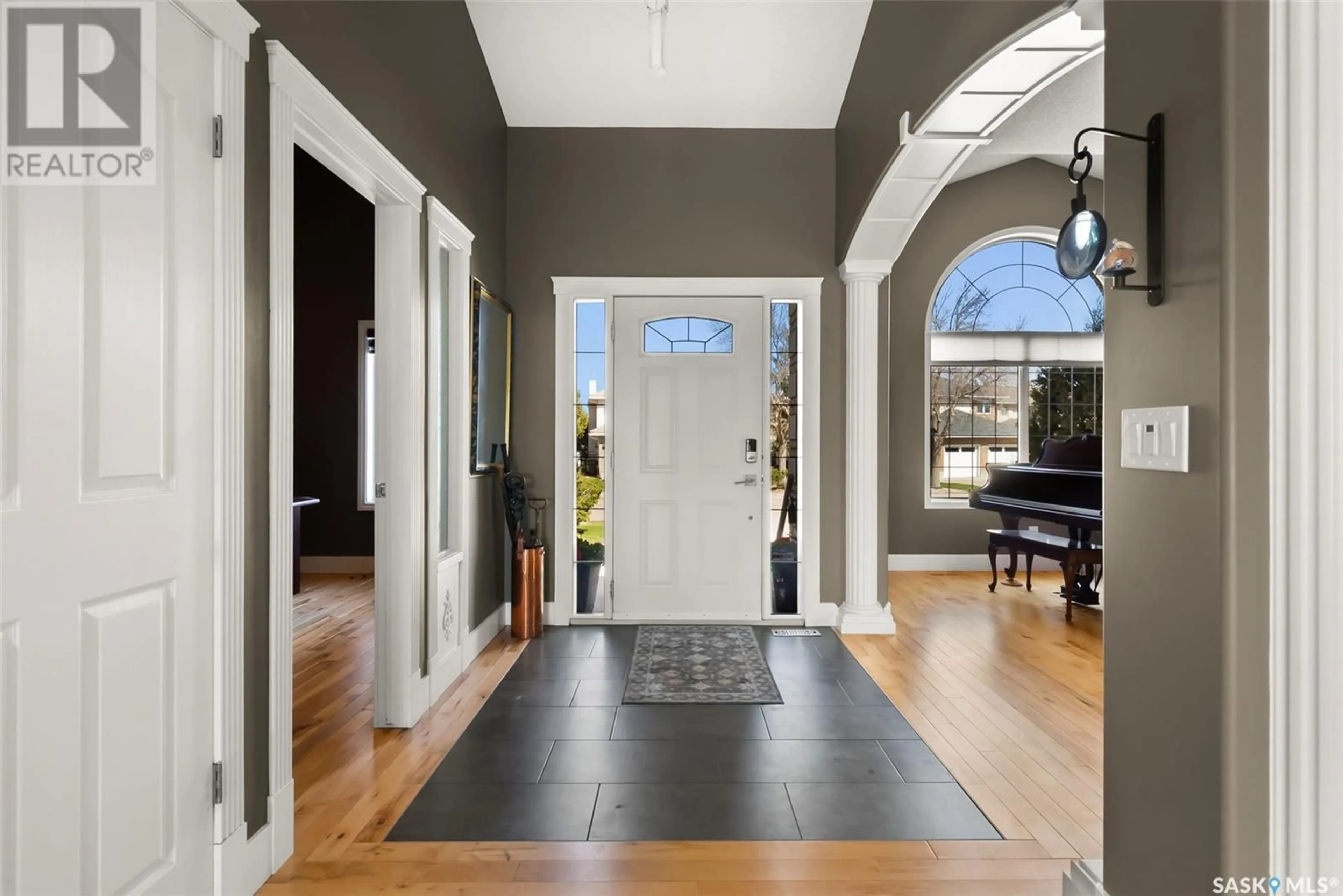 Indoor entryway for 3208 WINCHESTER ROAD, Regina Saskatchewan S4V2T4