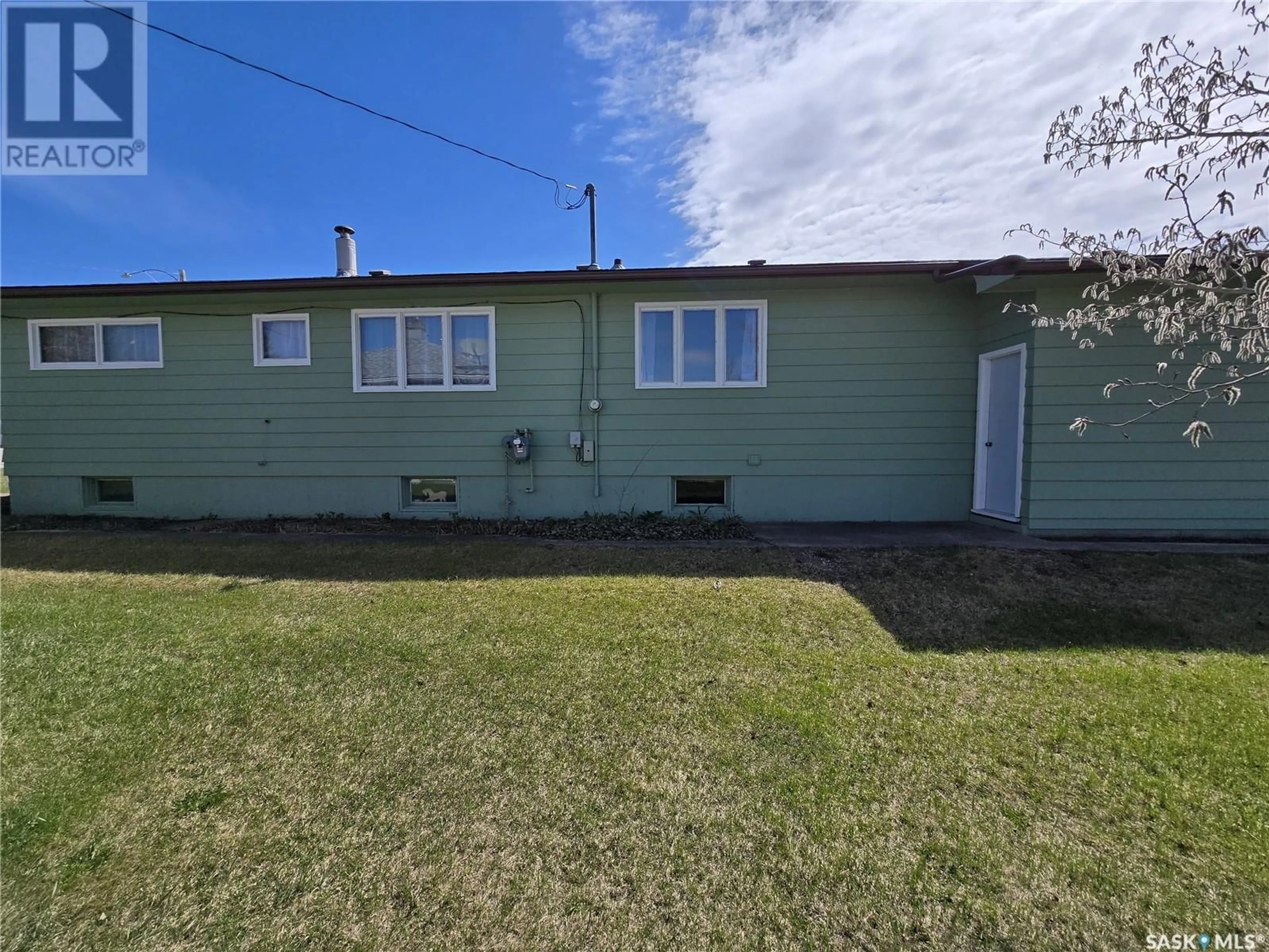 A pic from outside/outdoor area/front of a property/back of a property/a pic from drone, unknown for 918 PHEASANT STREET, Grenfell Saskatchewan S0G2B0