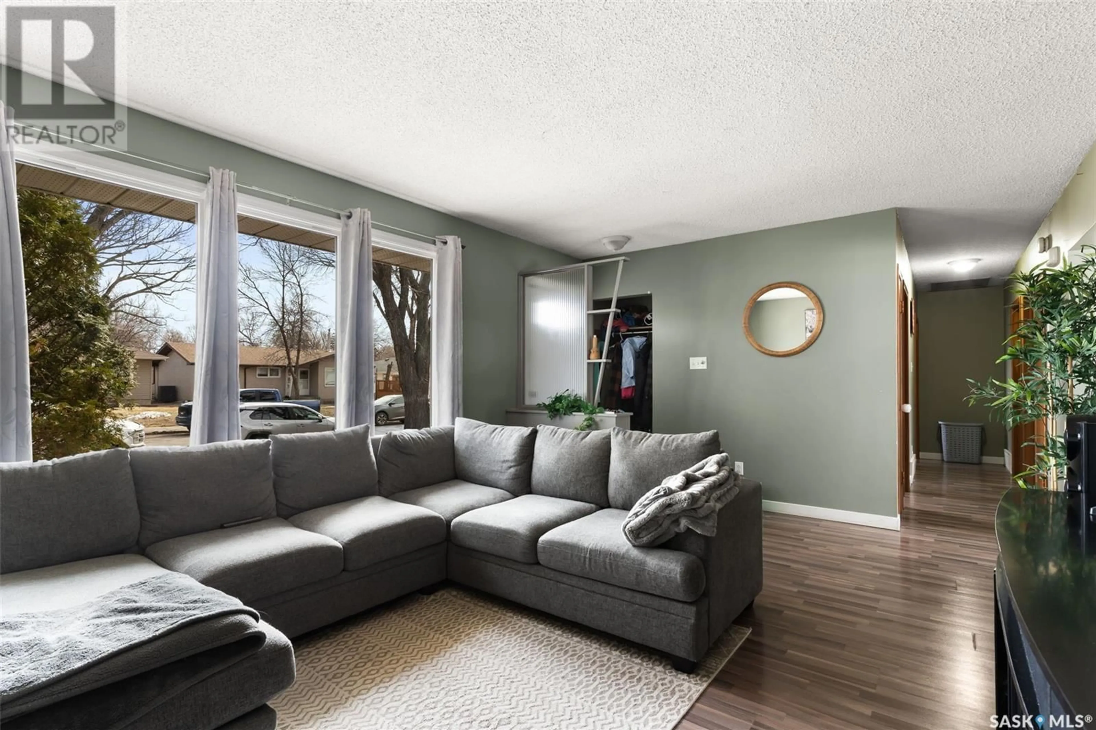 Living room with furniture, unknown for 958 GARRY STREET, Regina Saskatchewan S4T5P9