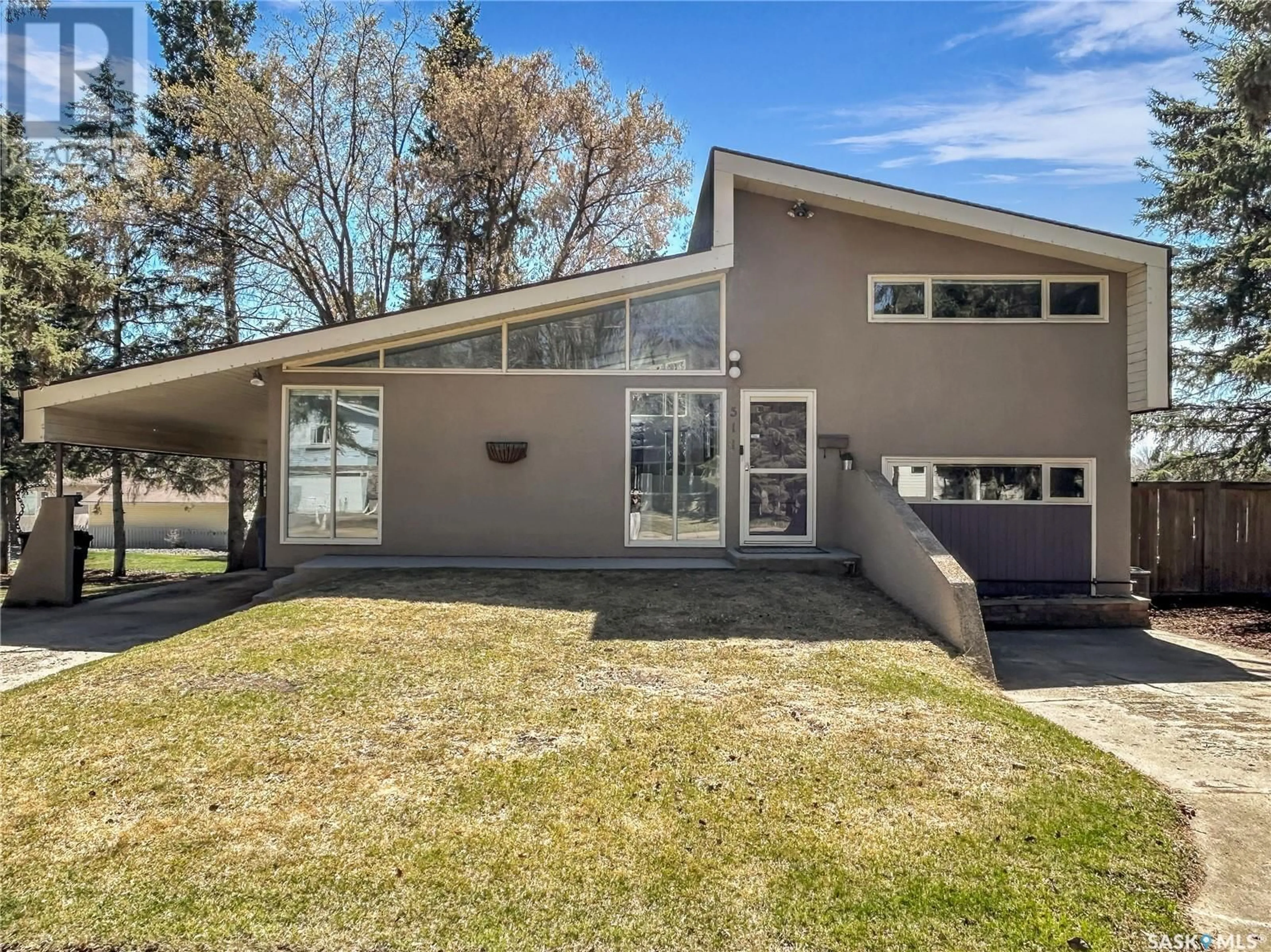 Home with vinyl exterior material, unknown for 511 11TH AVENUE, North Battleford Saskatchewan S9A2S7