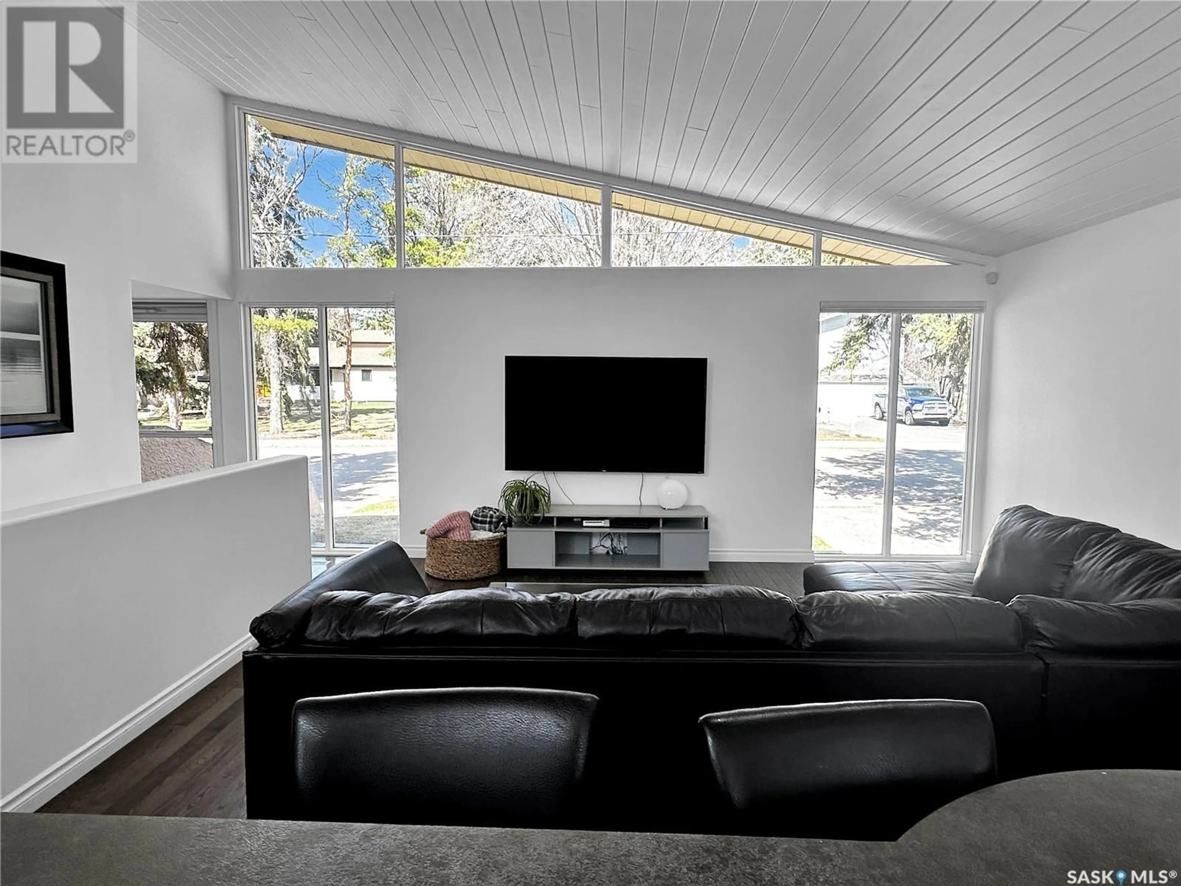 Living room with furniture, unknown for 511 11TH AVENUE, North Battleford Saskatchewan S9A2S7
