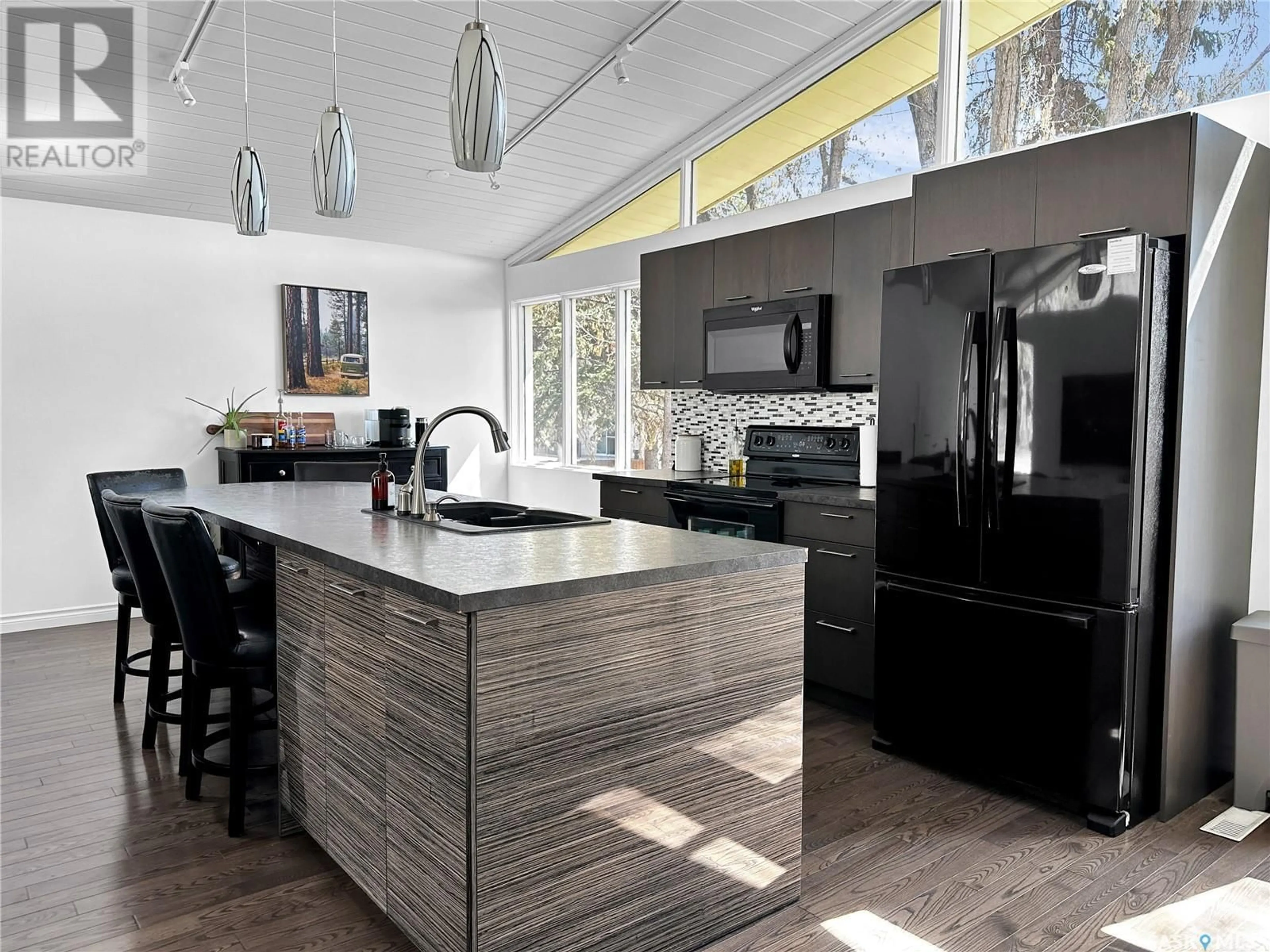 Contemporary kitchen, unknown for 511 11TH AVENUE, North Battleford Saskatchewan S9A2S7