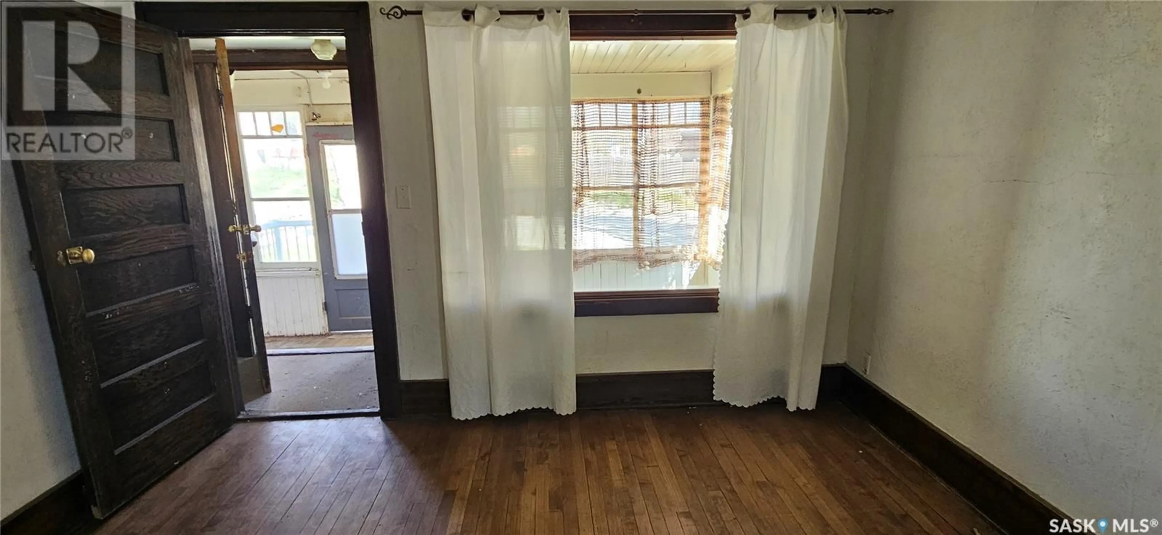 A pic of a room for 414 2ND AVENUE, Swift Current Saskatchewan S9H0P3
