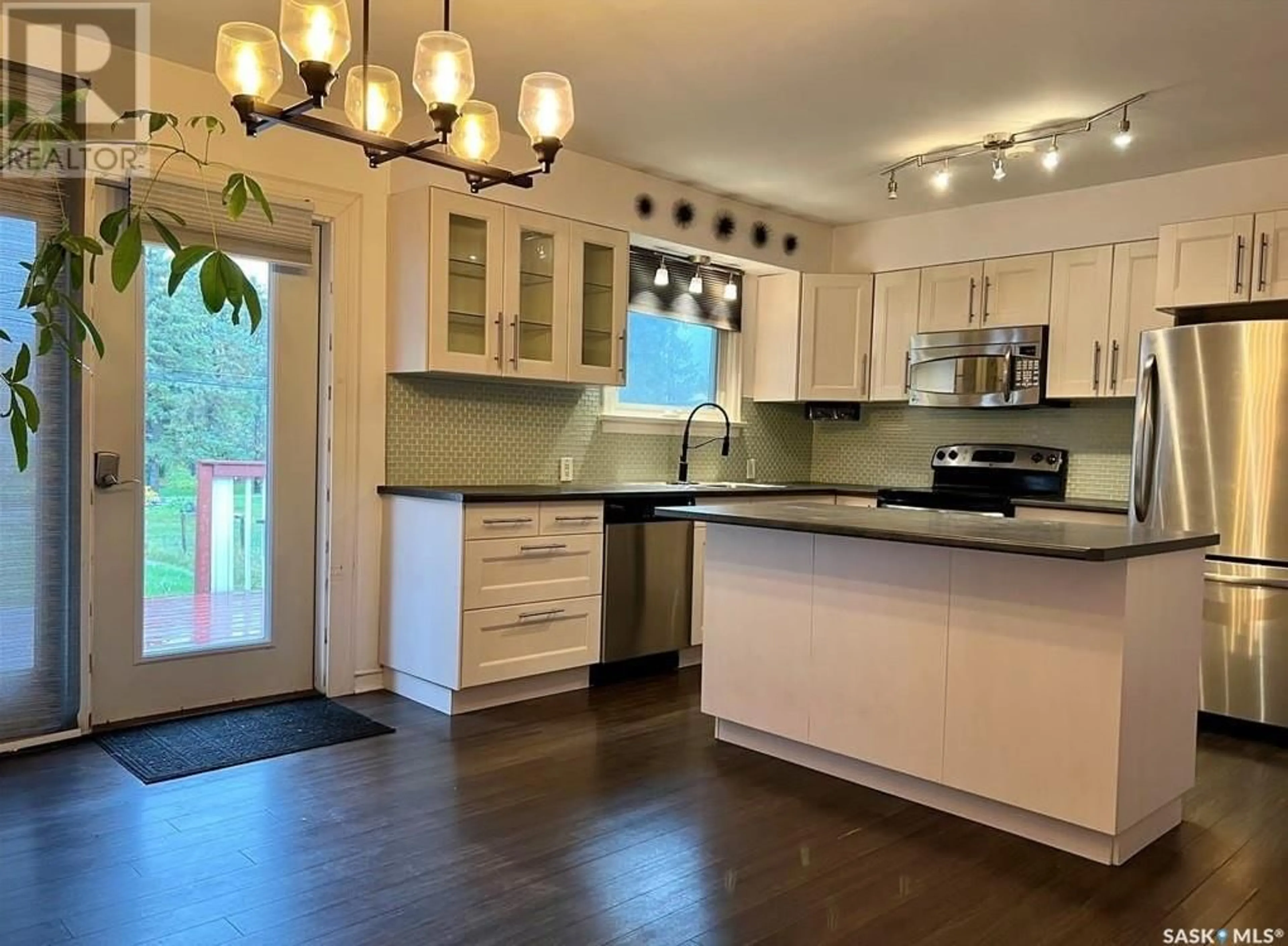 Open concept kitchen, unknown for 35 JAMES AVENUE, Yorkton Saskatchewan S3N2C1