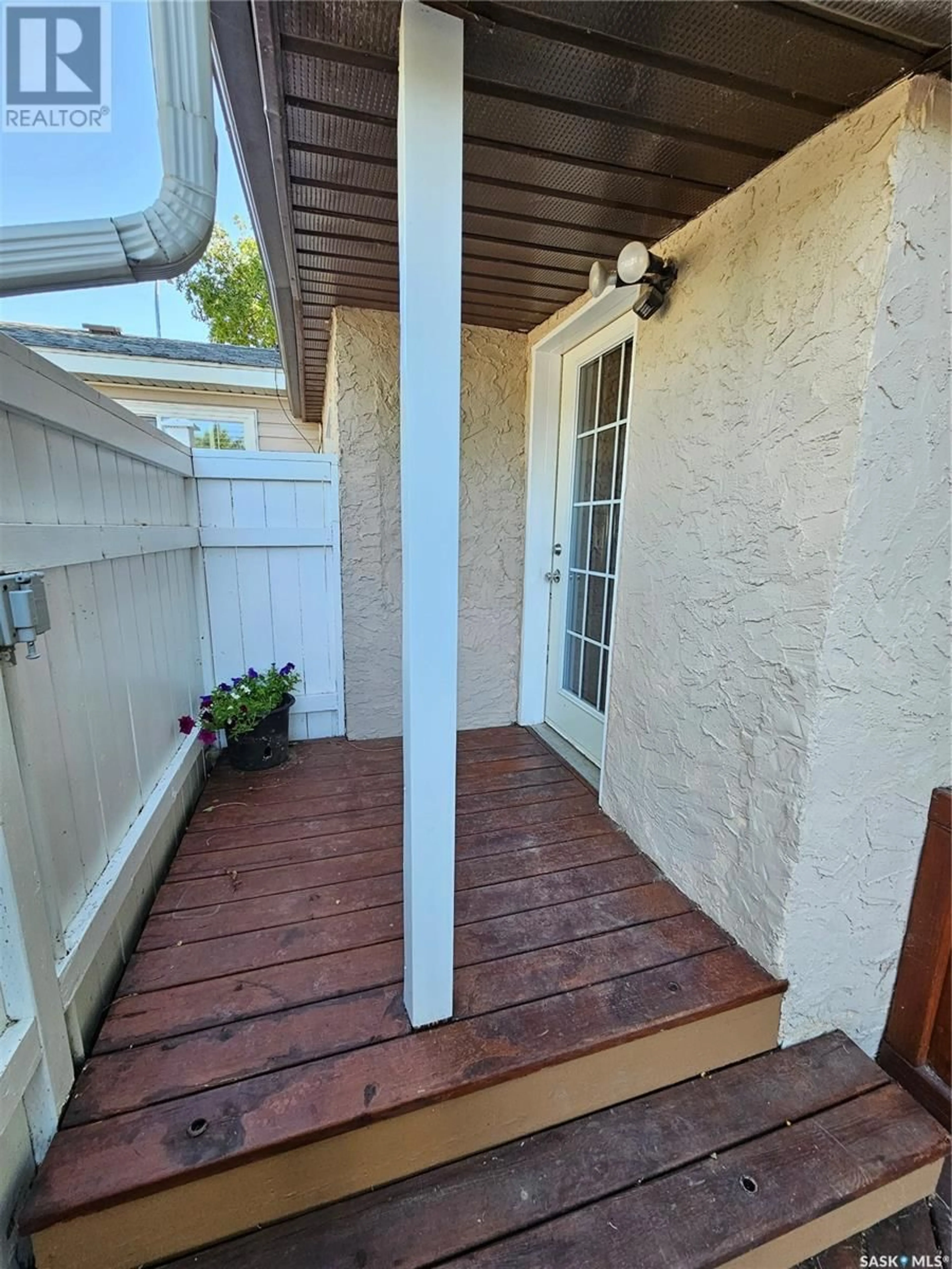 Patio, street for 408 DUFFIELD STREET, Moose Jaw Saskatchewan S6H5H8
