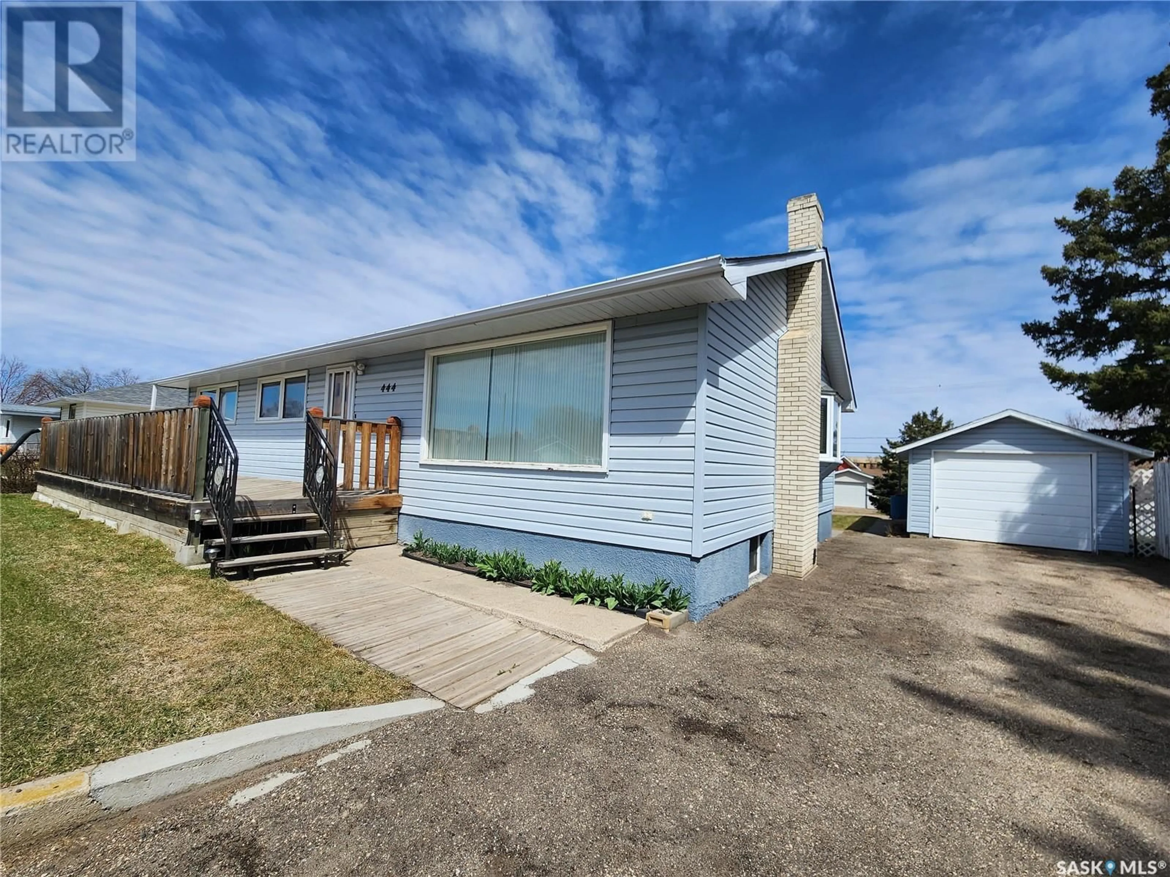 Home with vinyl exterior material, unknown for 444 10TH AVENUE, Melville Saskatchewan S0A2P0