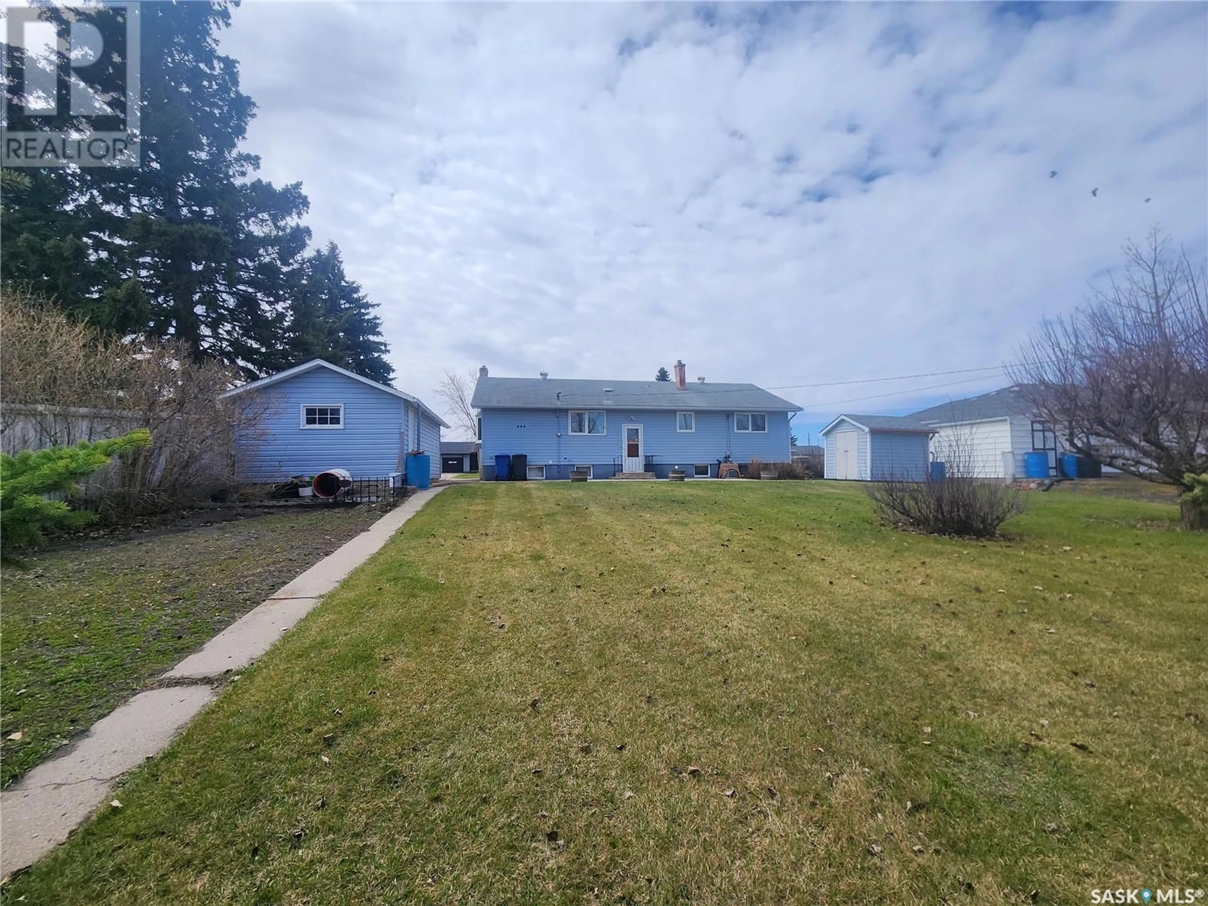 A pic from outside/outdoor area/front of a property/back of a property/a pic from drone, street for 444 10TH AVENUE, Melville Saskatchewan S0A2P0