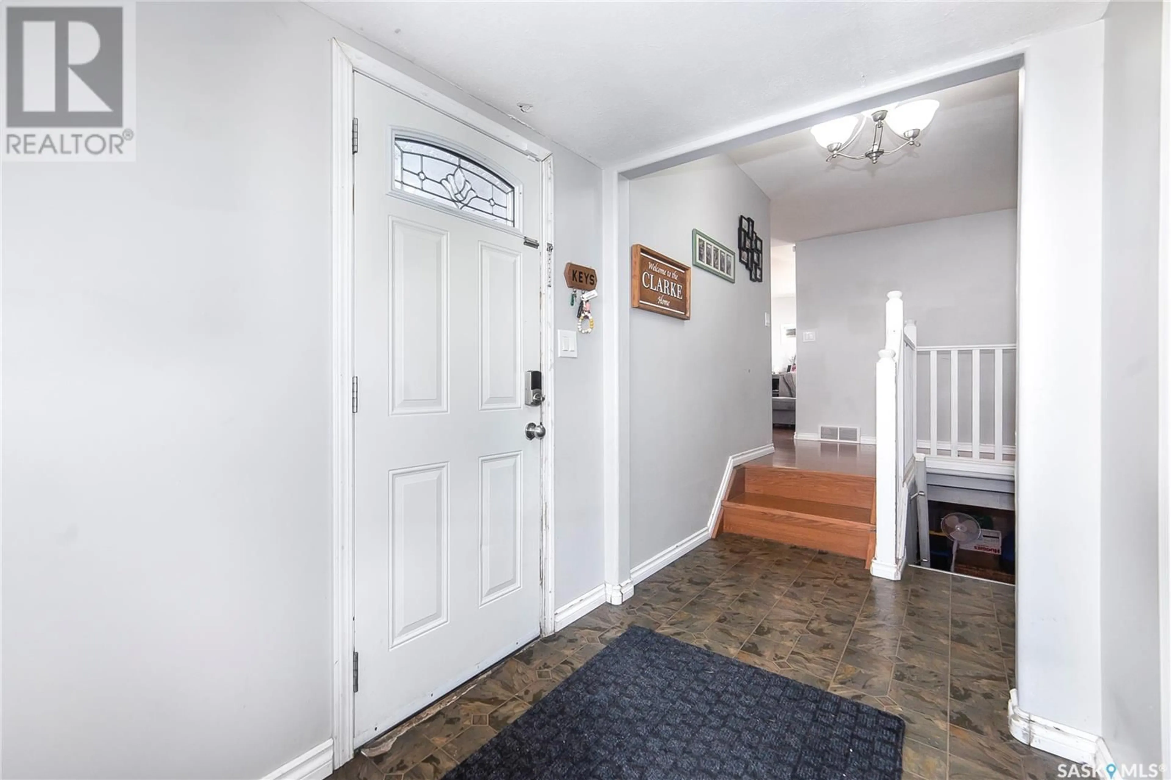Indoor entryway for 530 MAIN STREET, Warman Saskatchewan S0K4S0