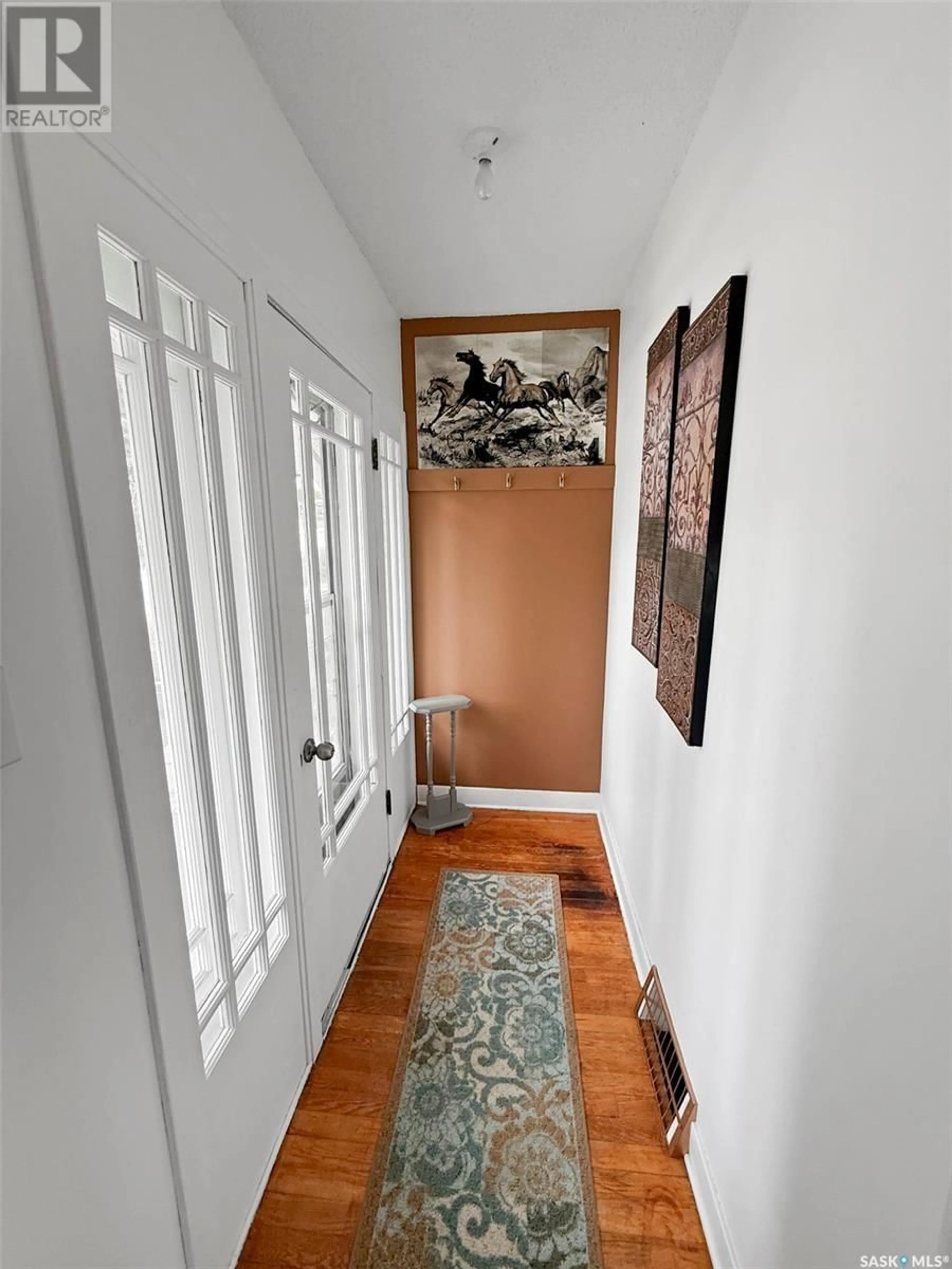 Indoor entryway for 543 CENTRAL AVENUE, Swift Current Saskatchewan S9H0L8