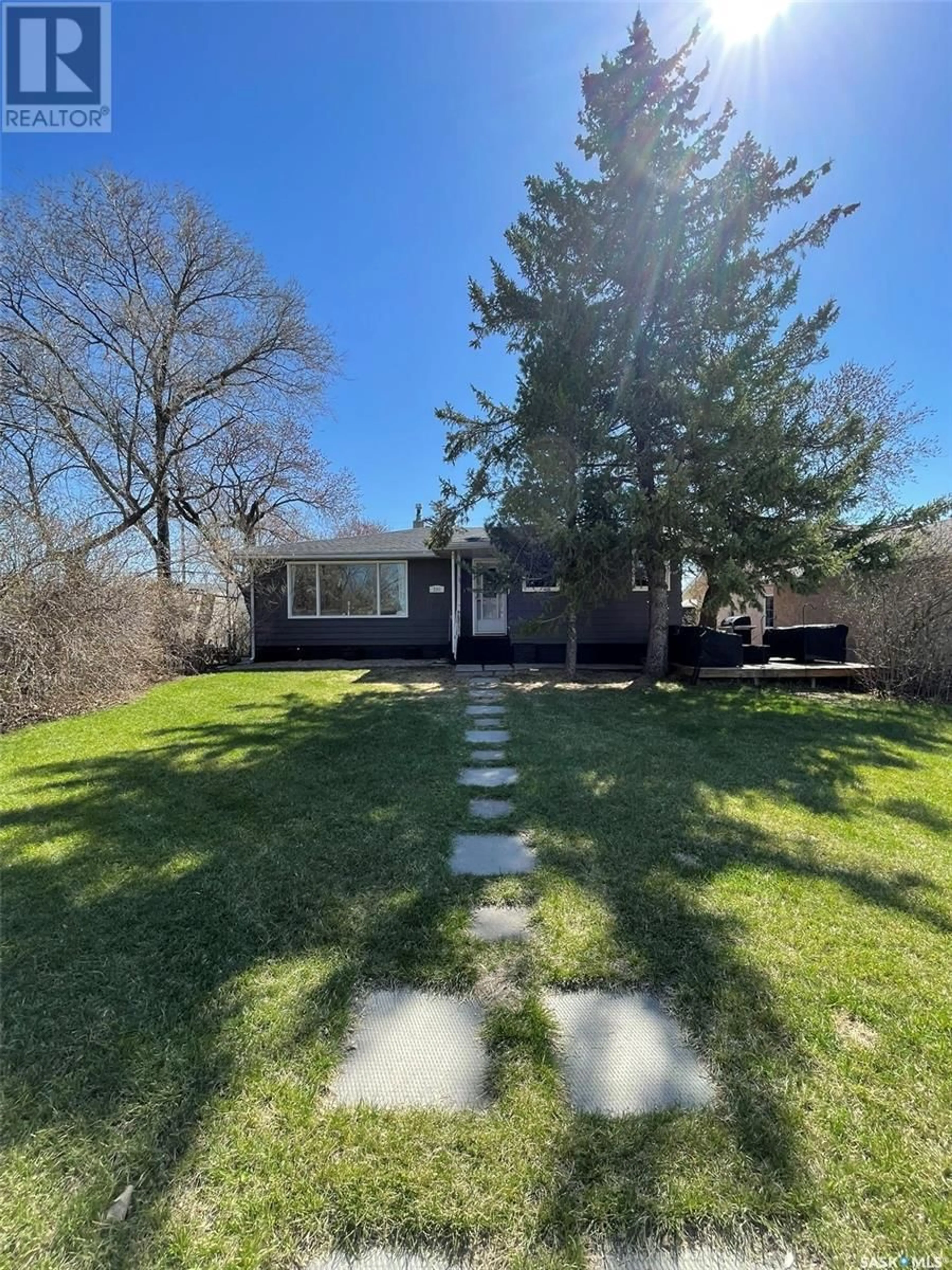 A pic from outside/outdoor area/front of a property/back of a property/a pic from drone, street for 209 BROADWAY STREET, Carnduff Saskatchewan S0C0S0