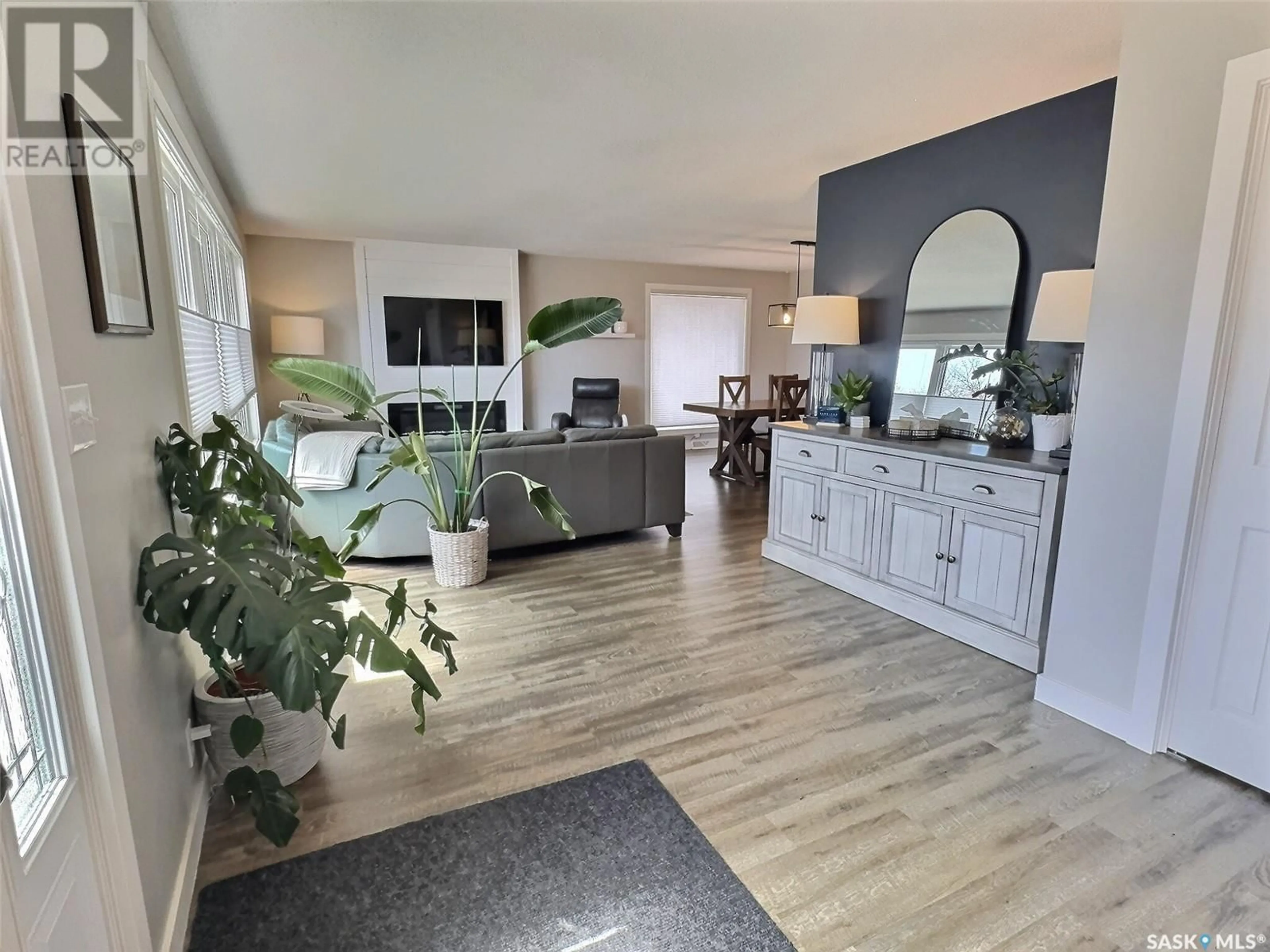 Open concept kitchen, unknown for 1017 2ND STREET, Estevan Saskatchewan S4A0L6