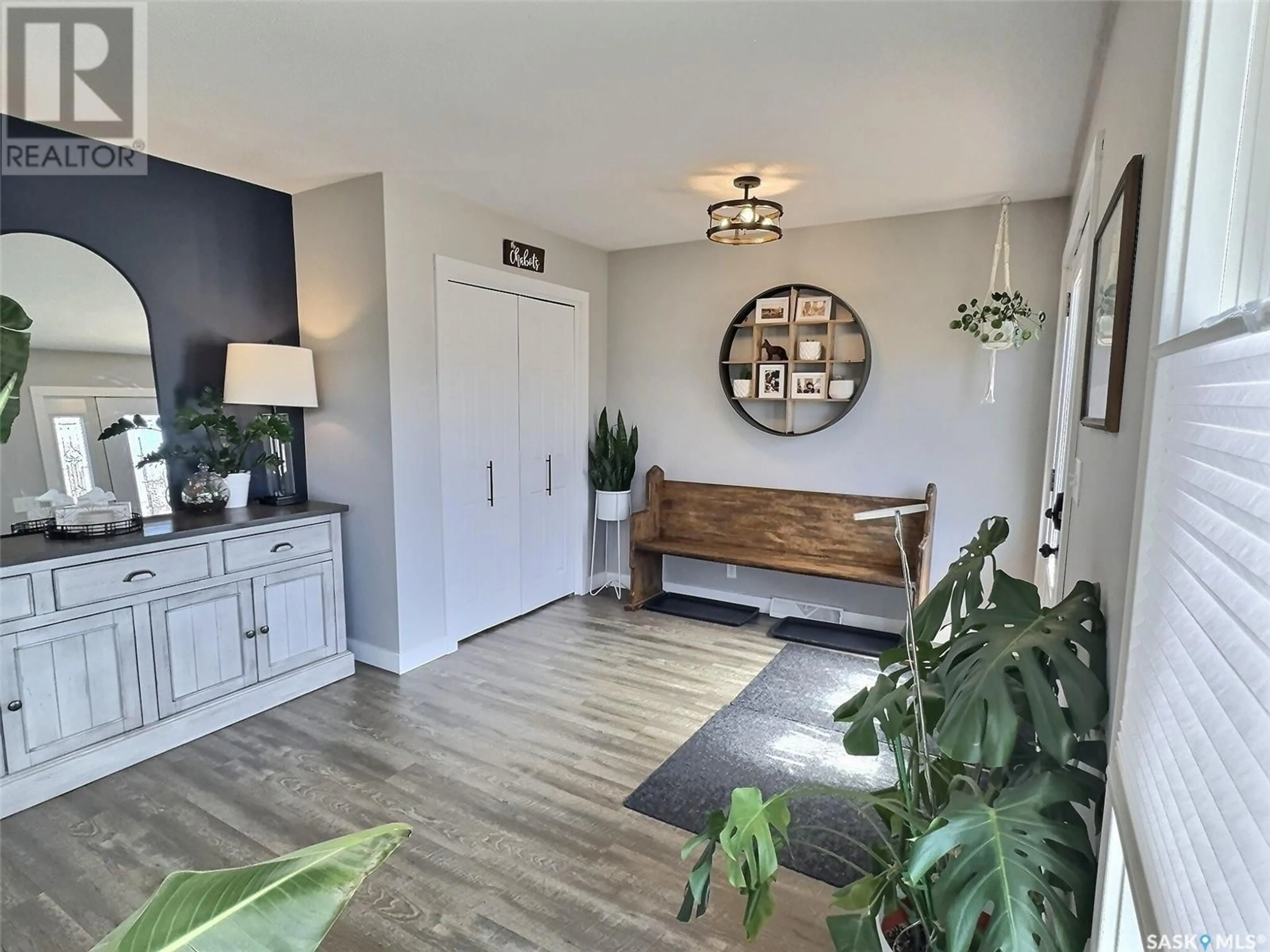 Indoor entryway for 1017 2ND STREET, Estevan Saskatchewan S4A0L6