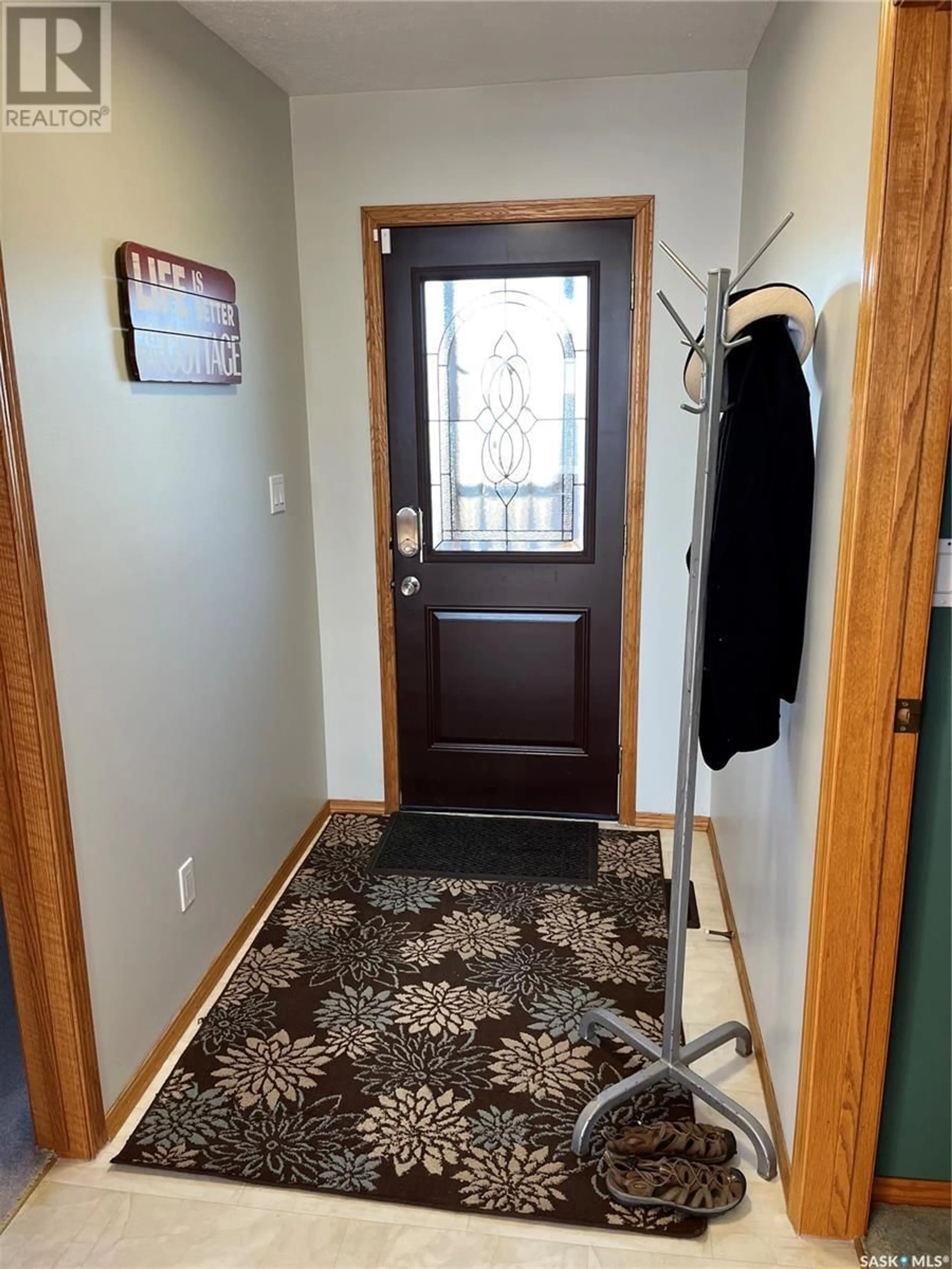 Indoor entryway for 8 CHANDLER CRESCENT, Cymri Rm No. 36 Saskatchewan S0C1S0