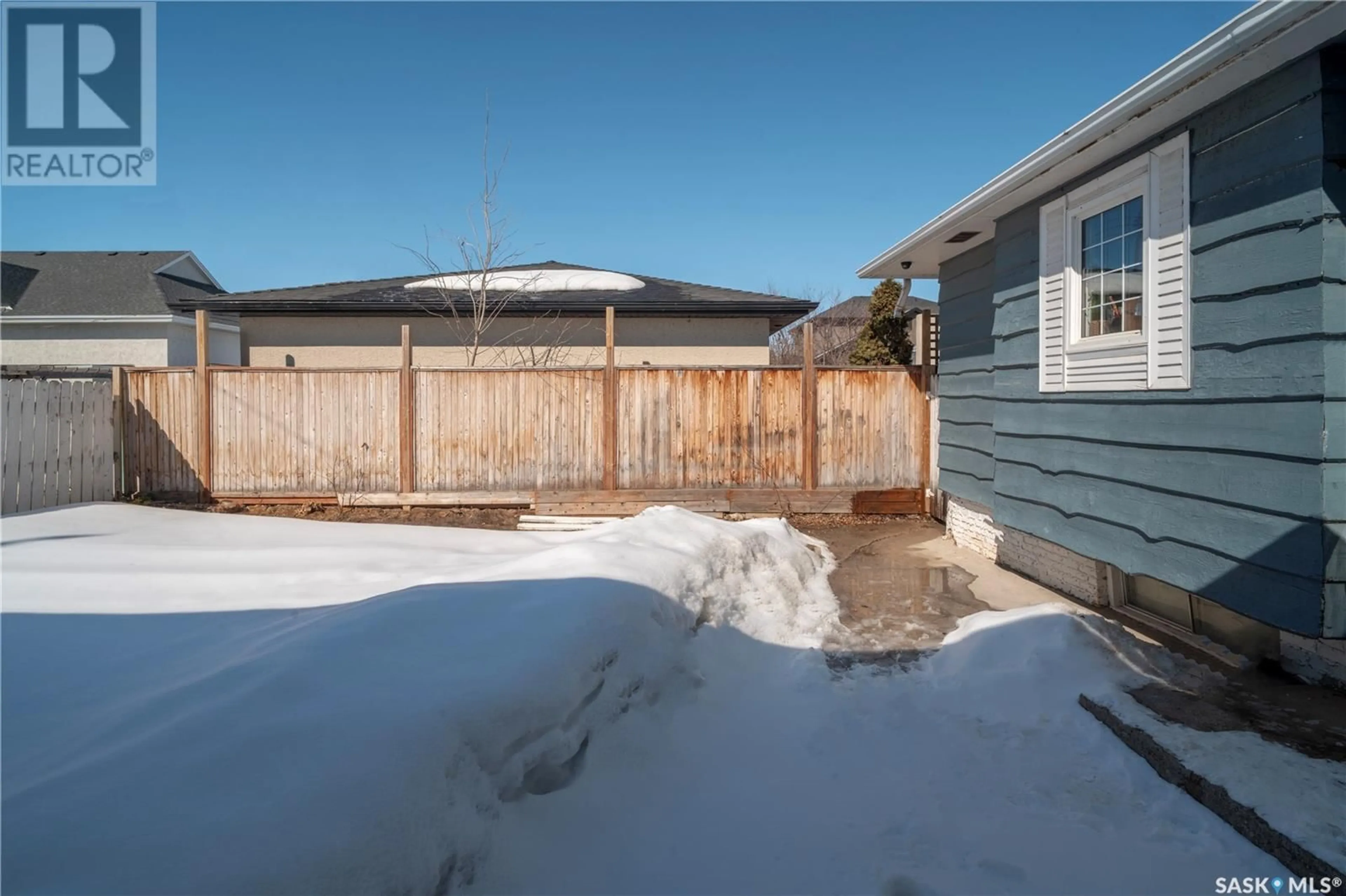 Patio, street for 1413-1415 PRINCE OF WALES AVENUE, Saskatoon Saskatchewan S7K3C9