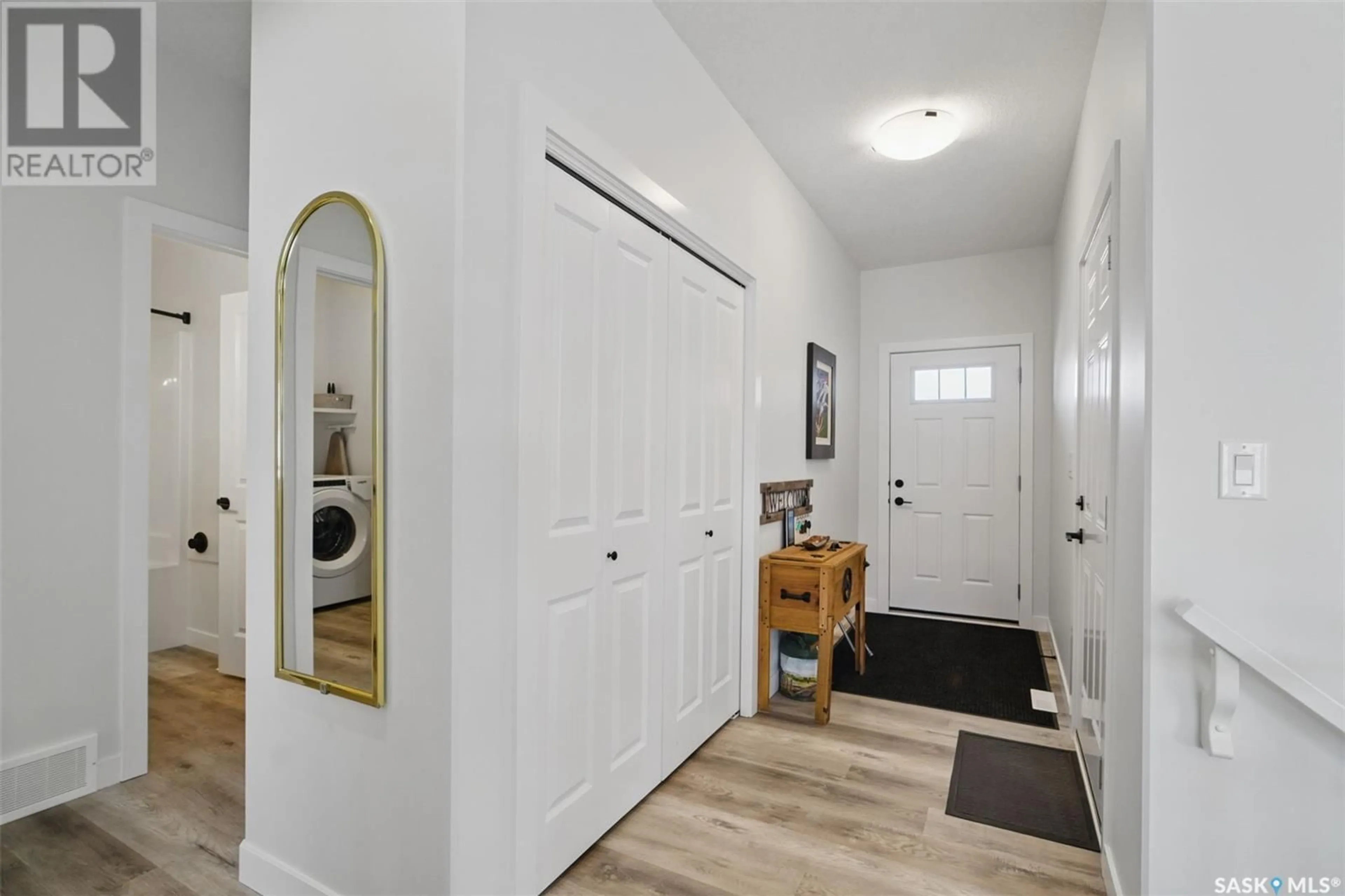 Indoor entryway for 202 170 MIROND ROAD, Martensville Saskatchewan S0K2T1
