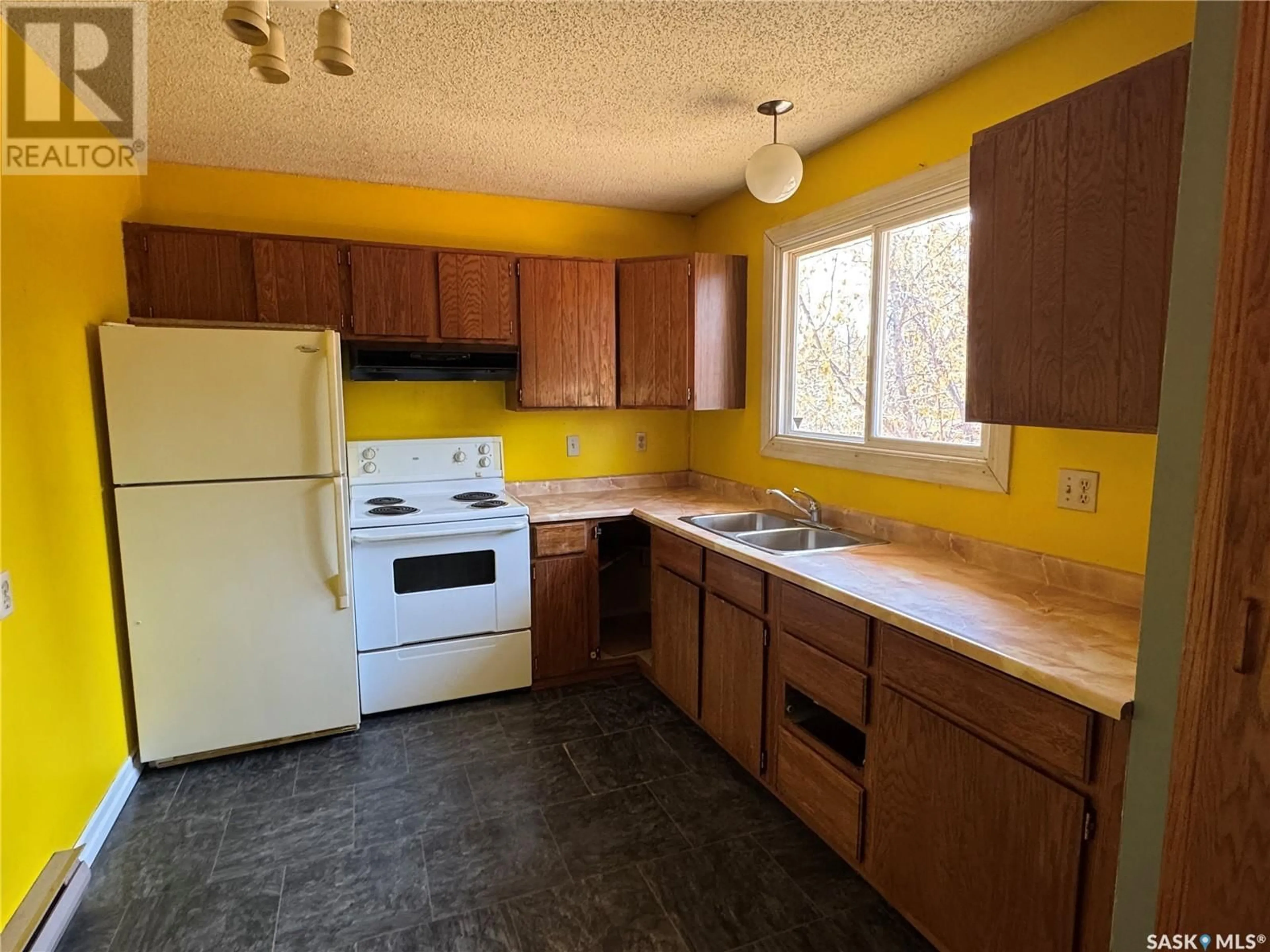 Standard kitchen, unknown for 1639 STUDER STREET, La Ronge Saskatchewan S0J1L0