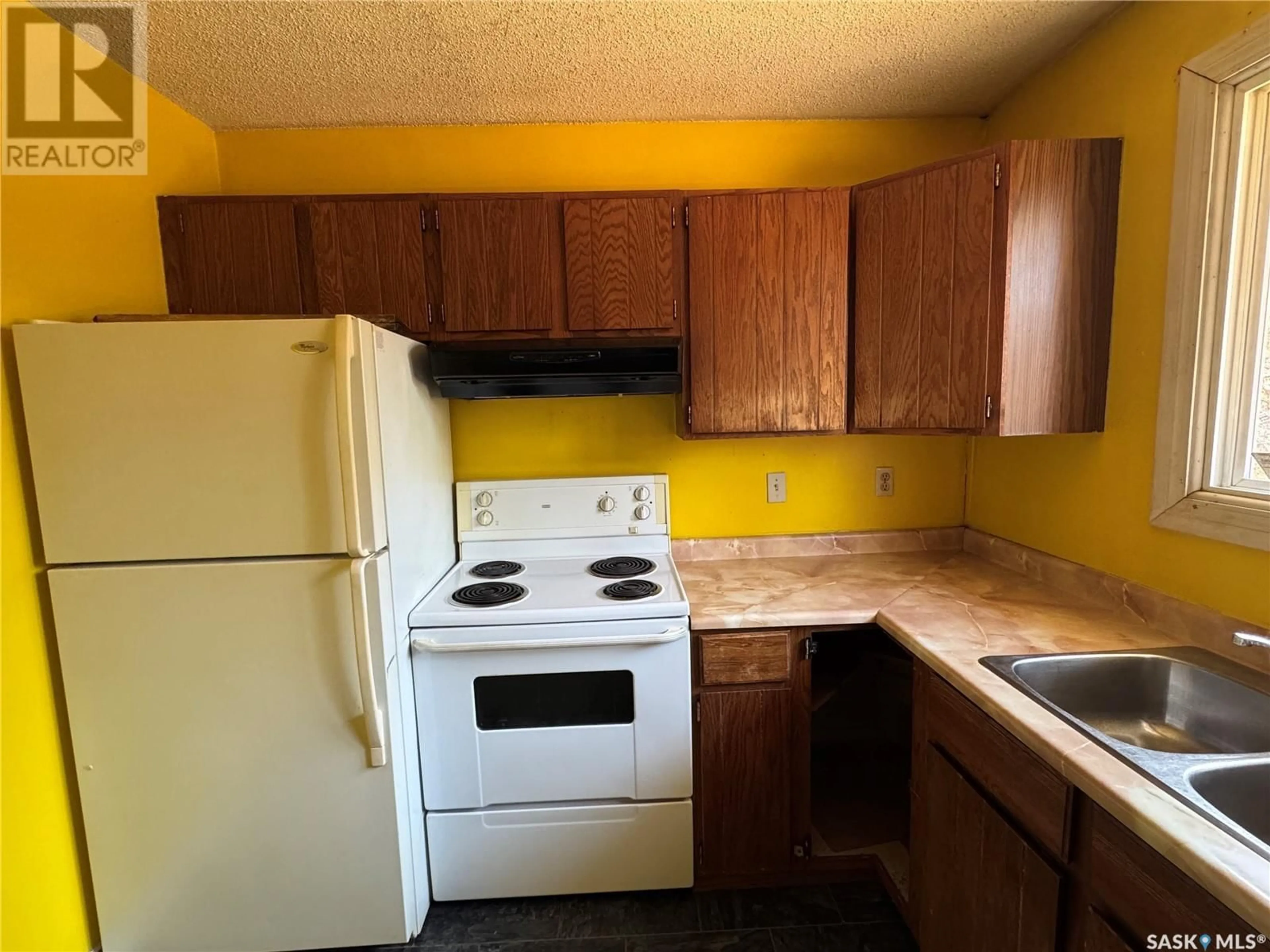 Standard kitchen, unknown for 1639 STUDER STREET, La Ronge Saskatchewan S0J1L0