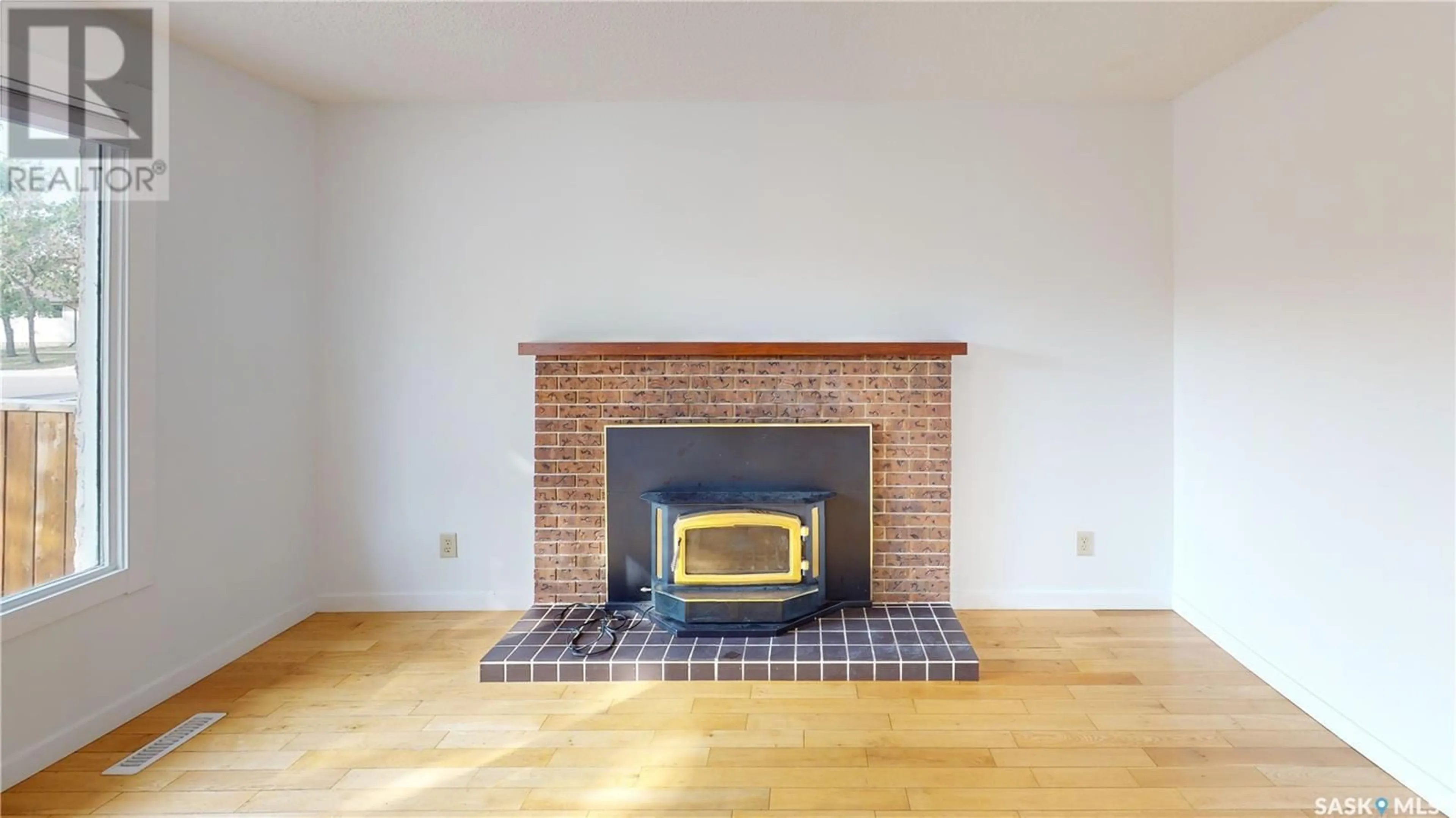 A pic of a room for 122 DALE CRESCENT, Regina Saskatchewan S4N5J7